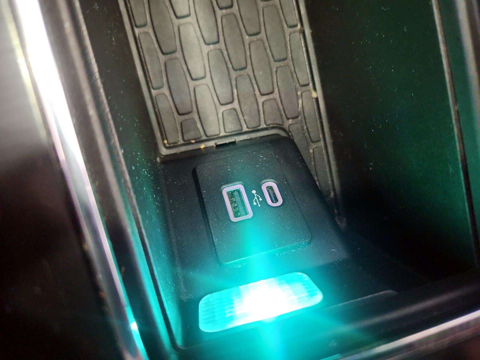 Thumbnail: 2020 Lincoln Aviator - 18