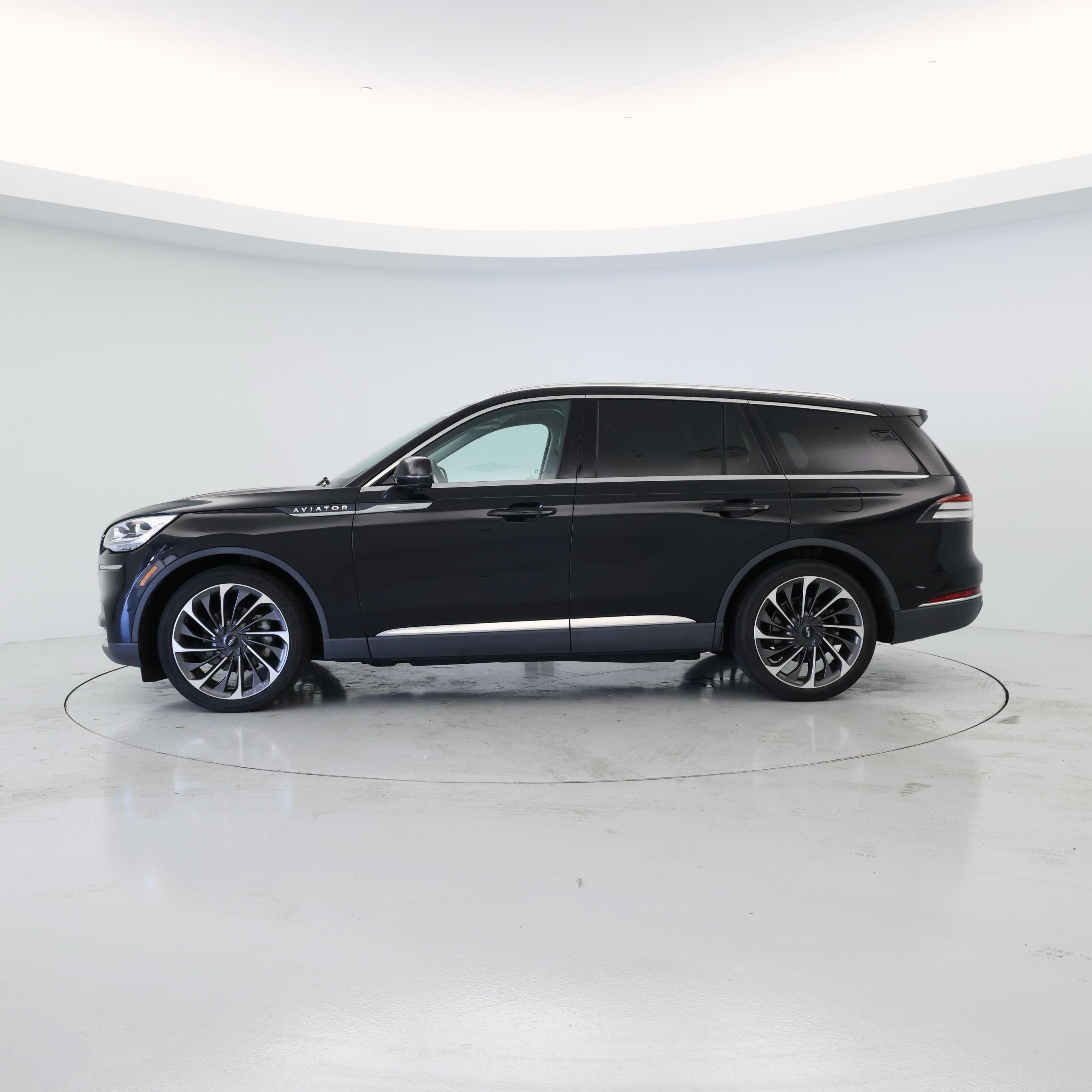 Thumbnail: 2020 Lincoln Aviator - 3