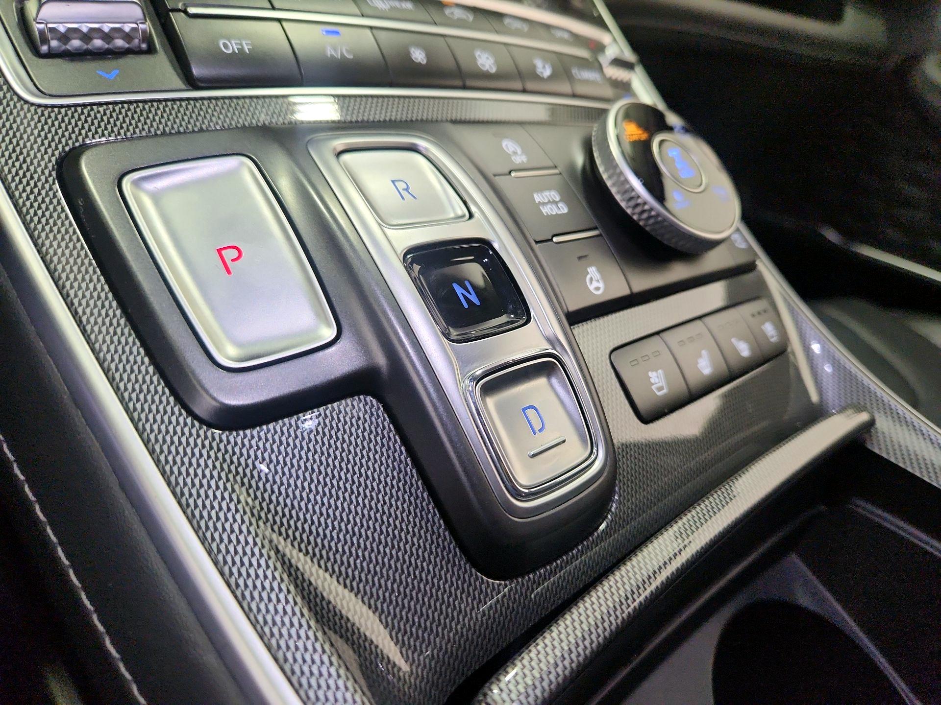 Thumbnail: 2022 Hyundai Santa Fe - 17