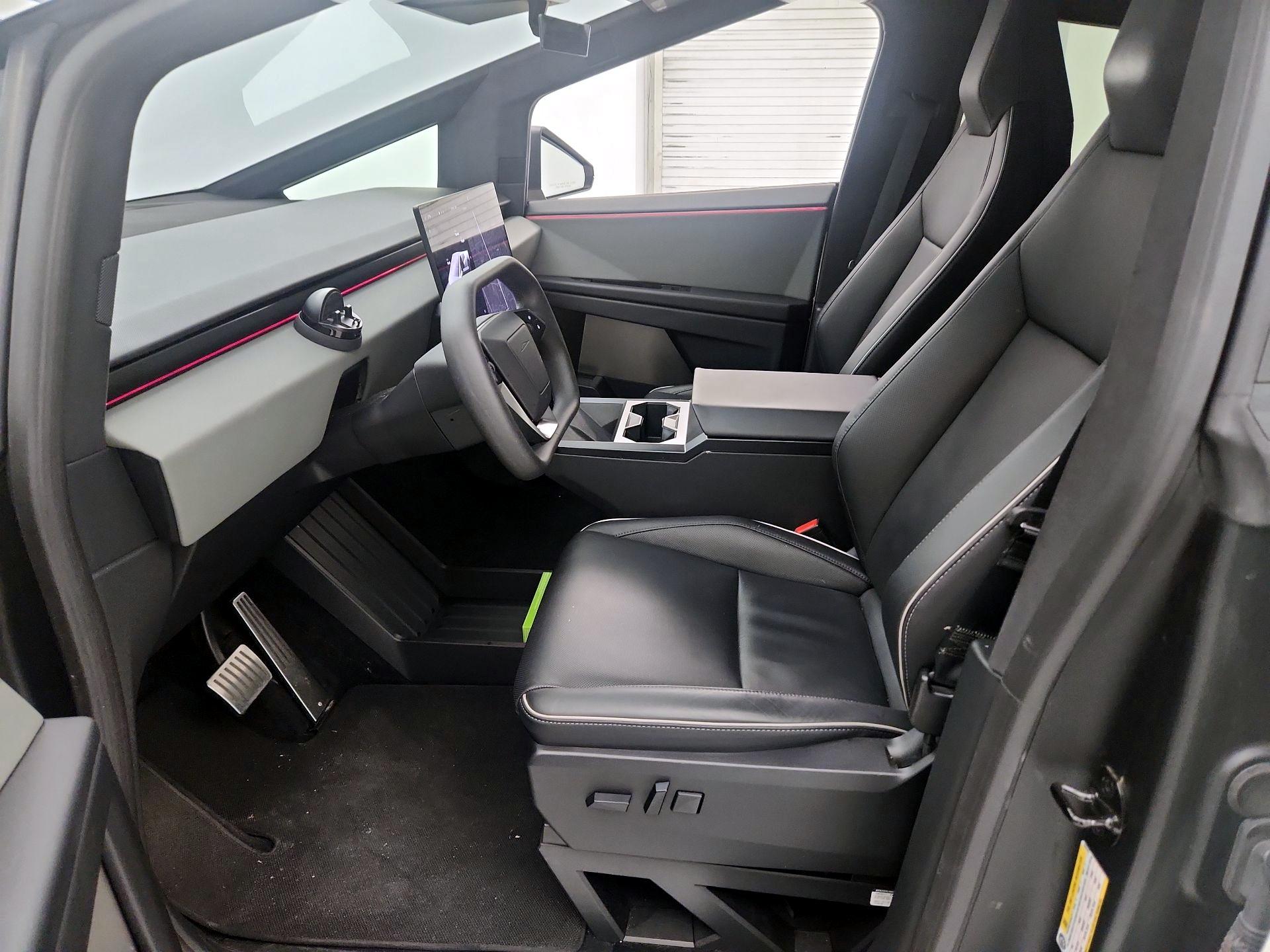 Thumbnail: 2025 Tesla Cybertruck - 11