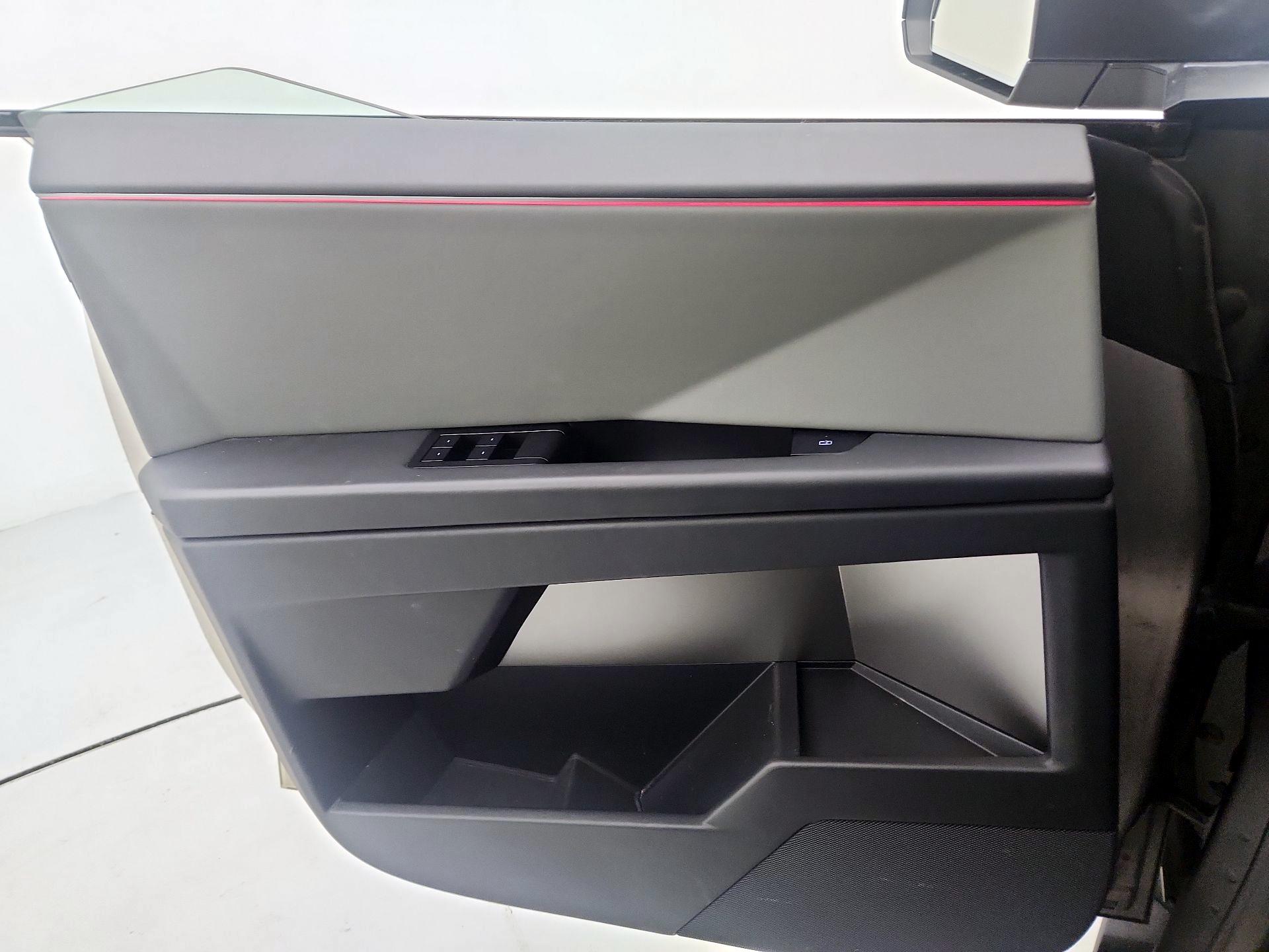 Thumbnail: 2025 Tesla Cybertruck - 12