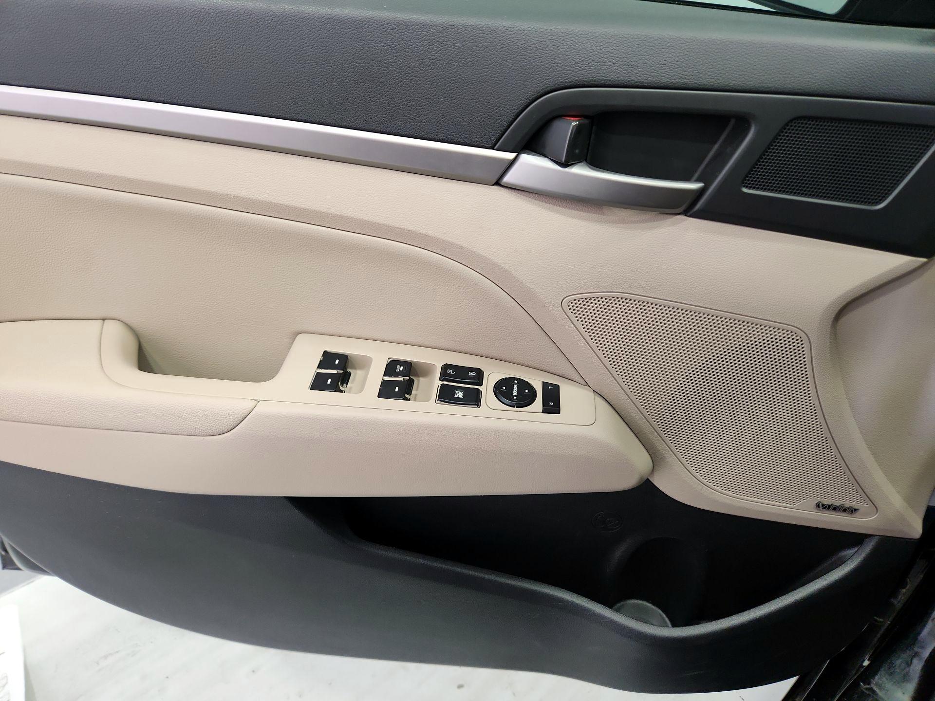 Thumbnail: 2017 Hyundai Elantra - 12