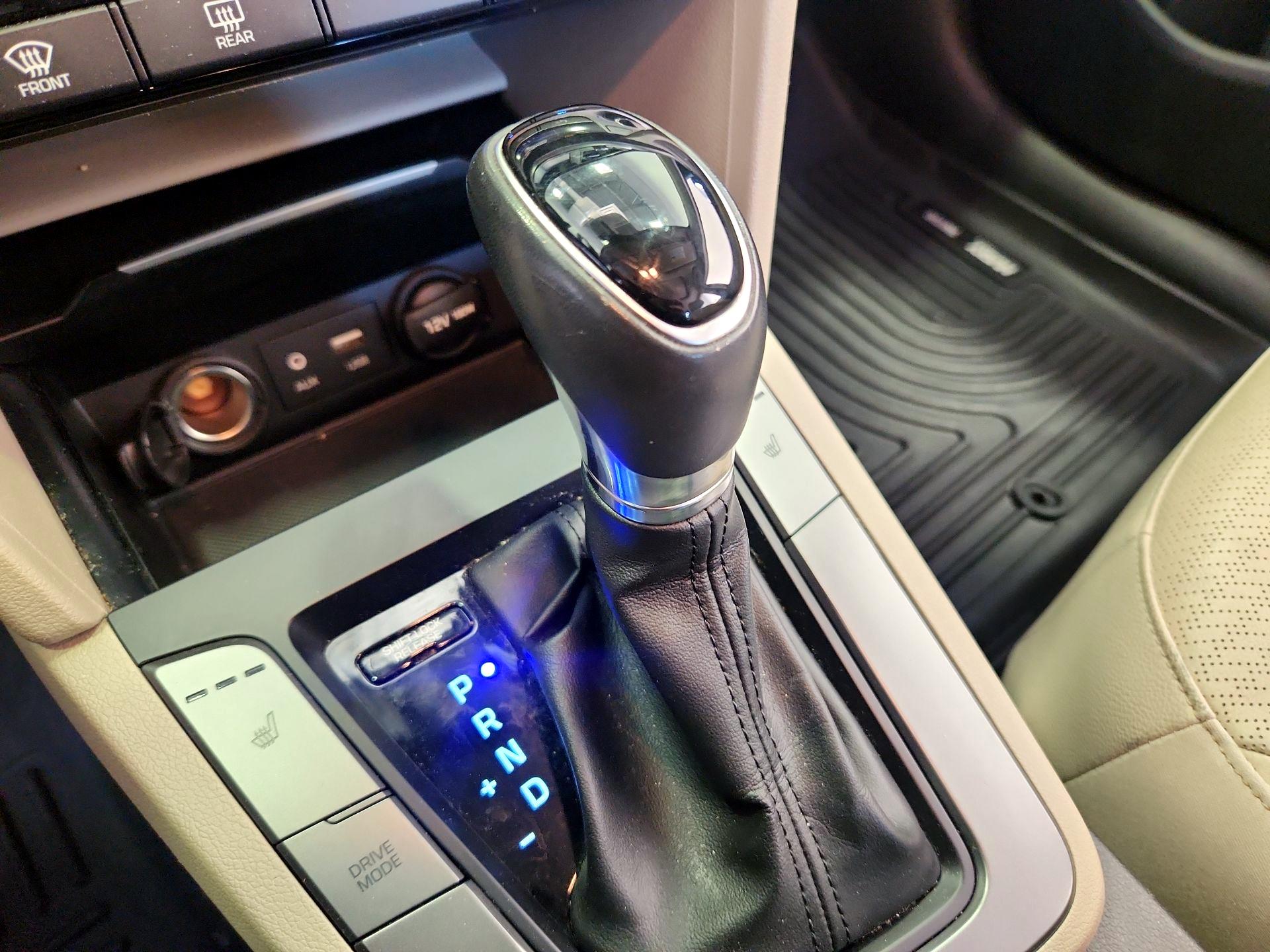 Thumbnail: 2017 Hyundai Elantra - 18