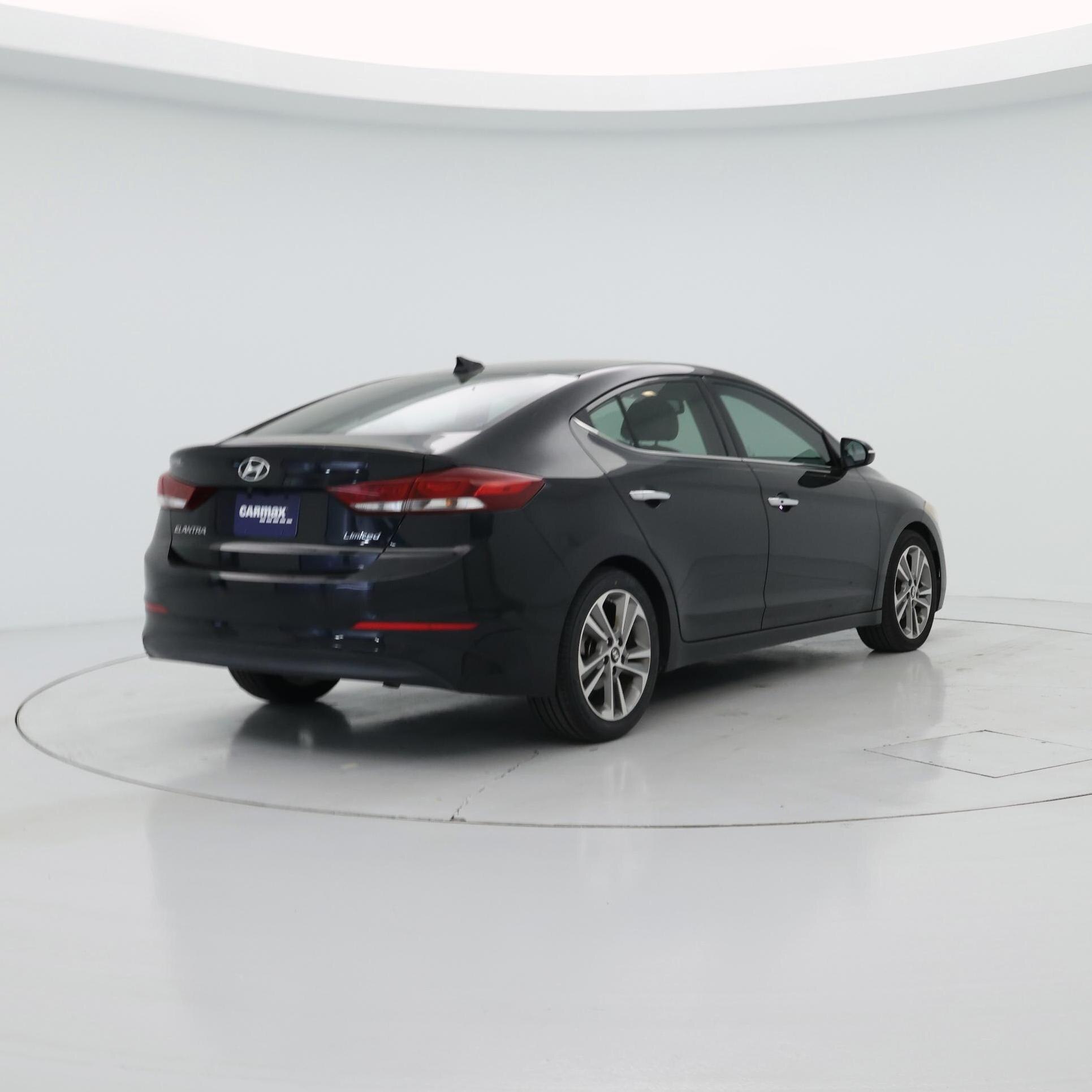 Thumbnail: 2017 Hyundai Elantra - 8