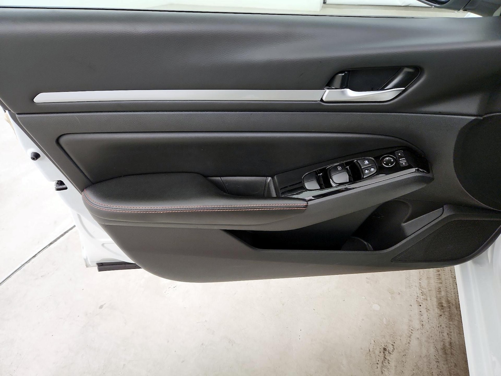2024 Nissan Altima SR - Photo 13