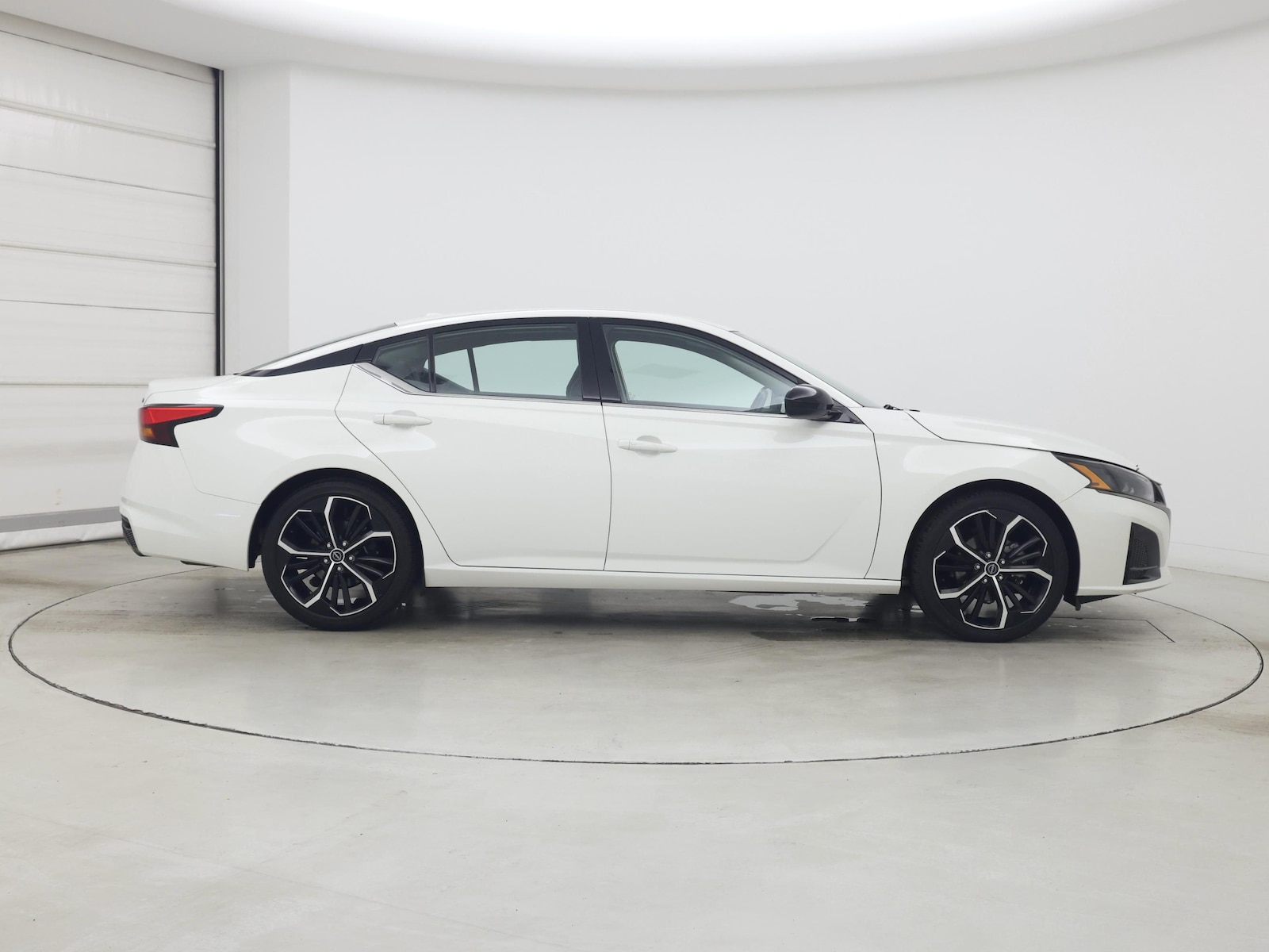 2024 Nissan Altima SR - Photo 8