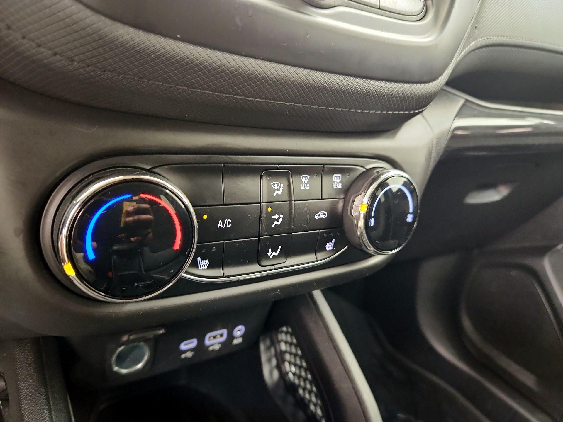 Thumbnail: 2022 Chevrolet TrailBlazer - 16