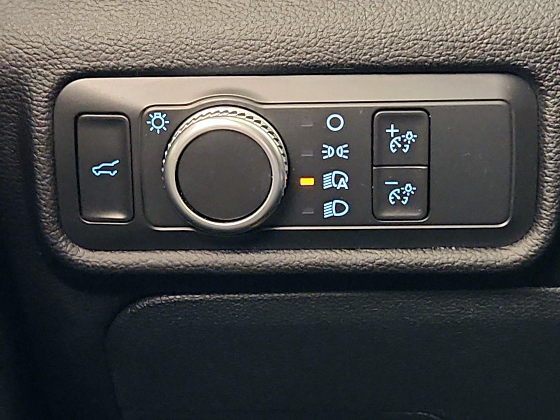 Thumbnail: 2022 Ford Explorer - 13