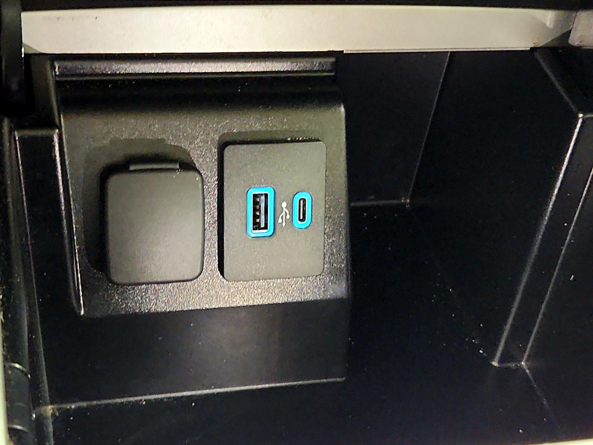 Thumbnail: 2022 Ford Explorer - 18