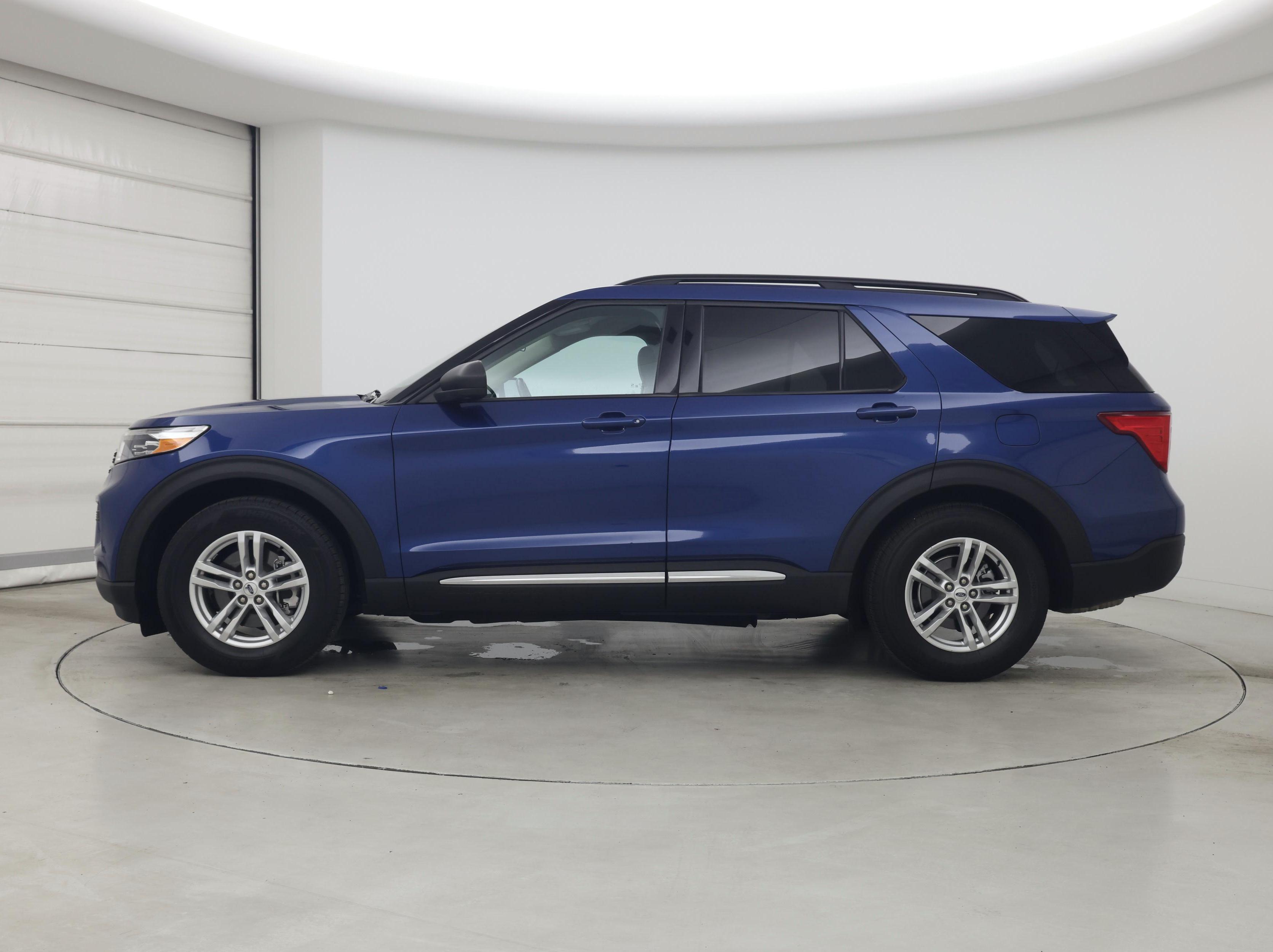 Thumbnail: 2022 Ford Explorer - 3