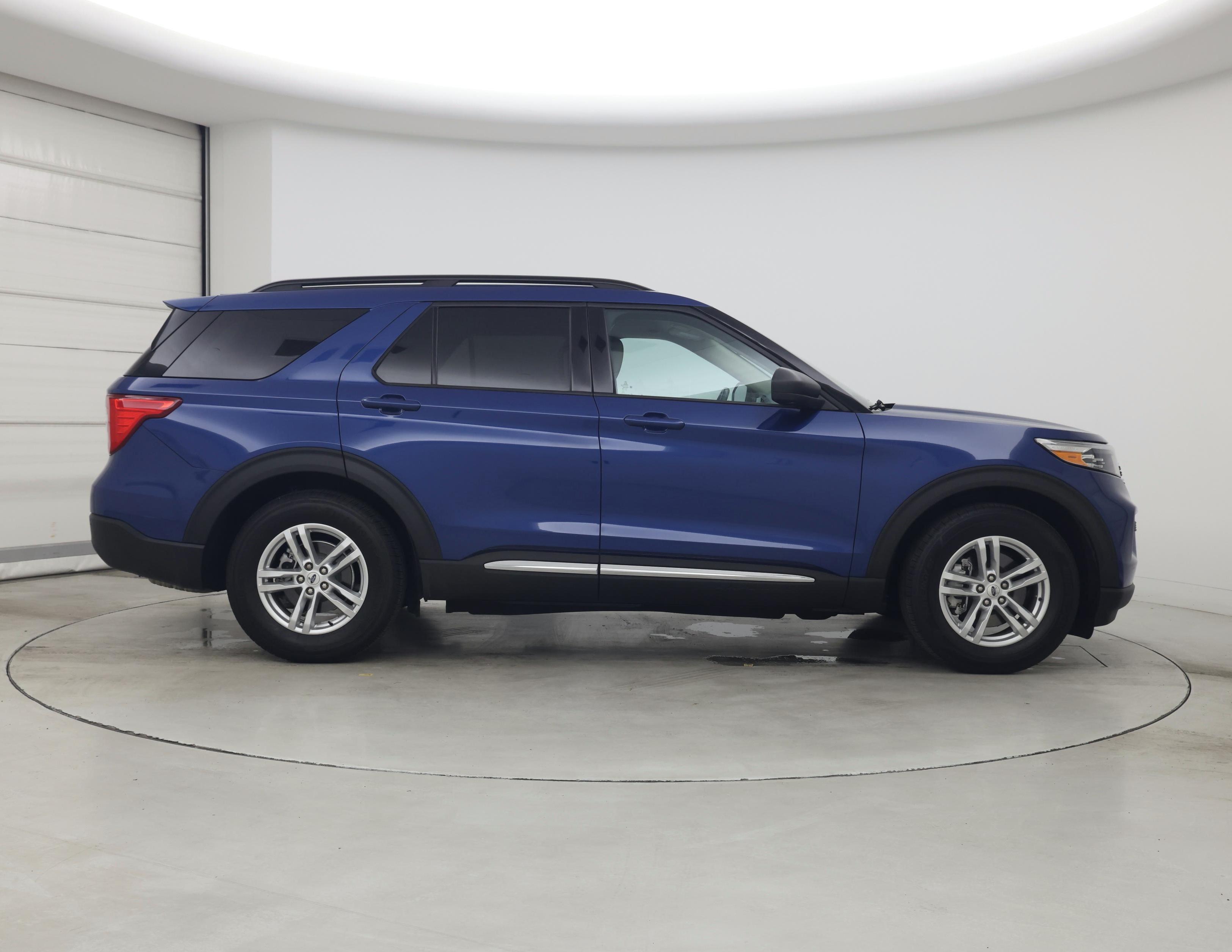 Thumbnail: 2022 Ford Explorer - 7