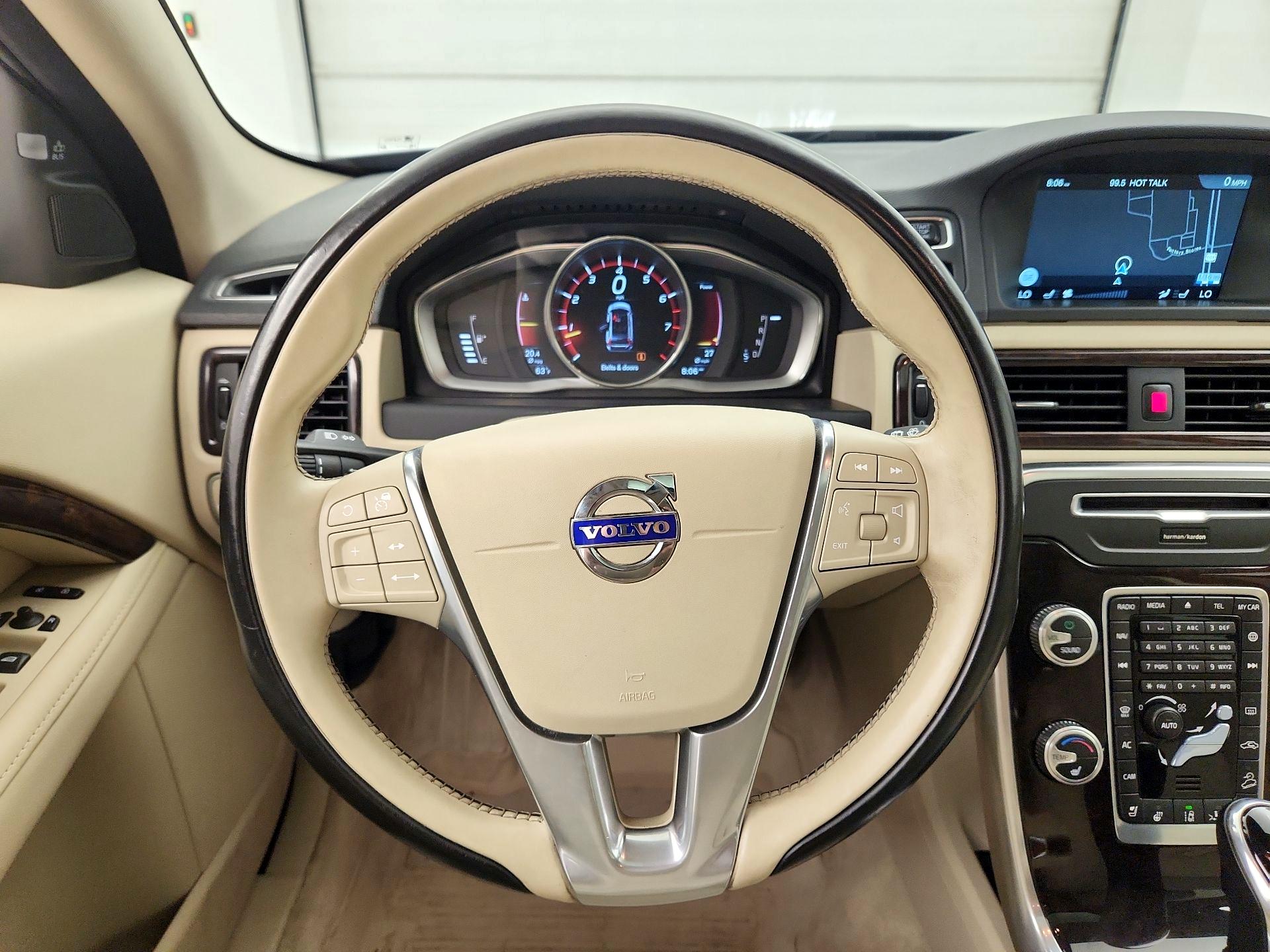 Thumbnail: 2016 Volvo XC70 - 10