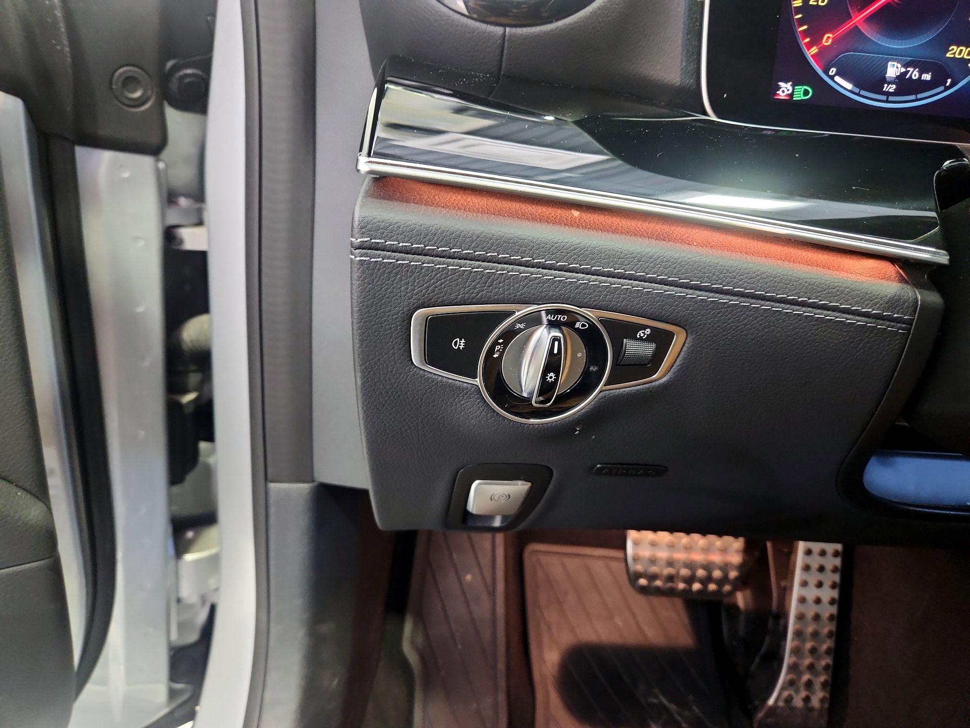 Thumbnail: 2022 Mercedes-Benz AMG GT - 13