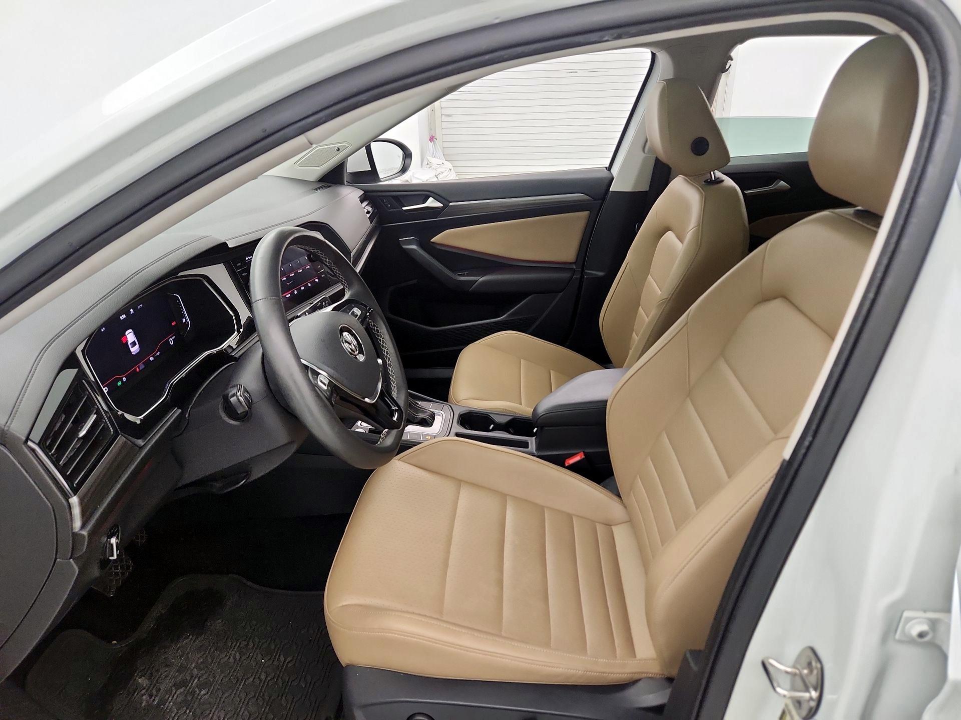 Thumbnail: 2021 Volkswagen Jetta - 11