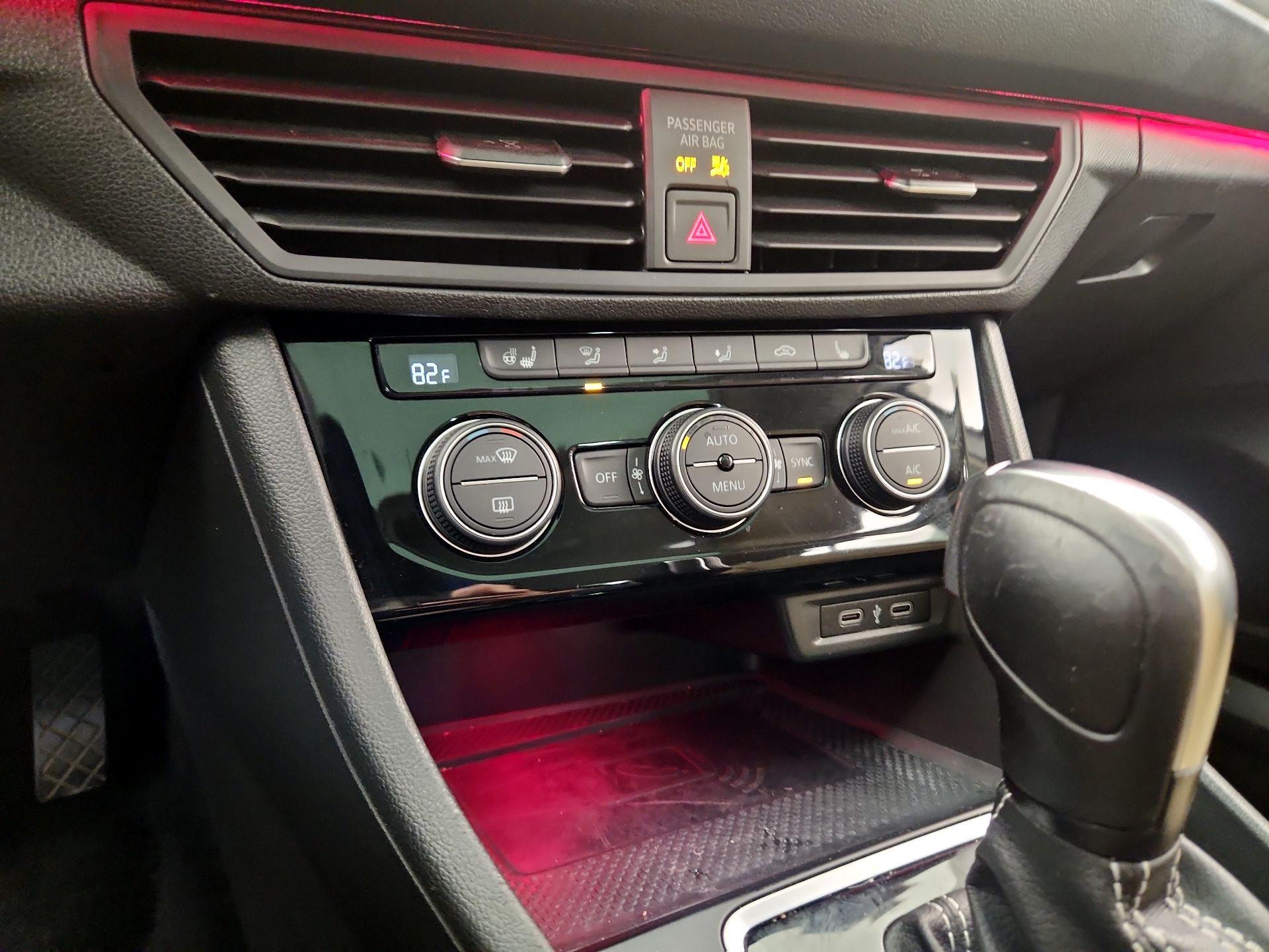 Thumbnail: 2021 Volkswagen Jetta - 16