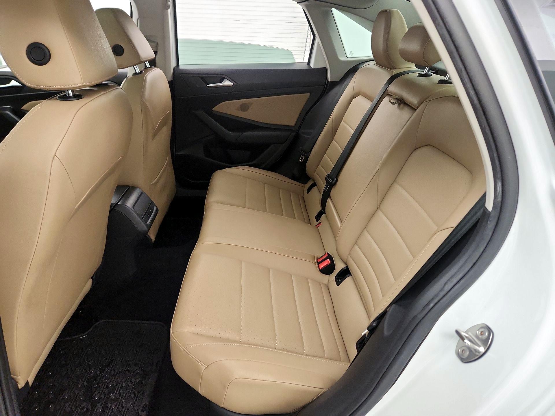 Thumbnail: 2021 Volkswagen Jetta - 20