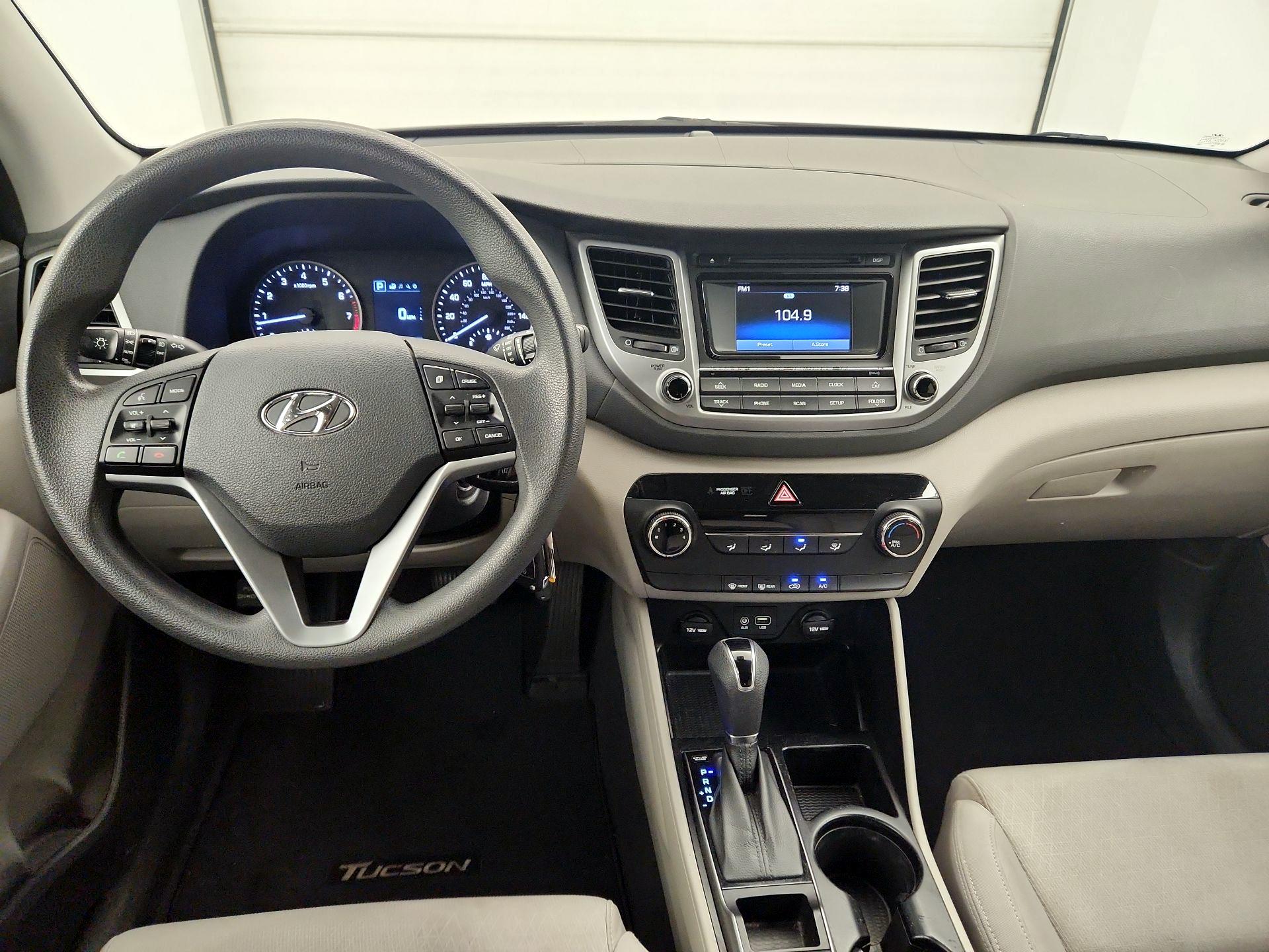 Thumbnail: 2016 Hyundai Tucson - 9