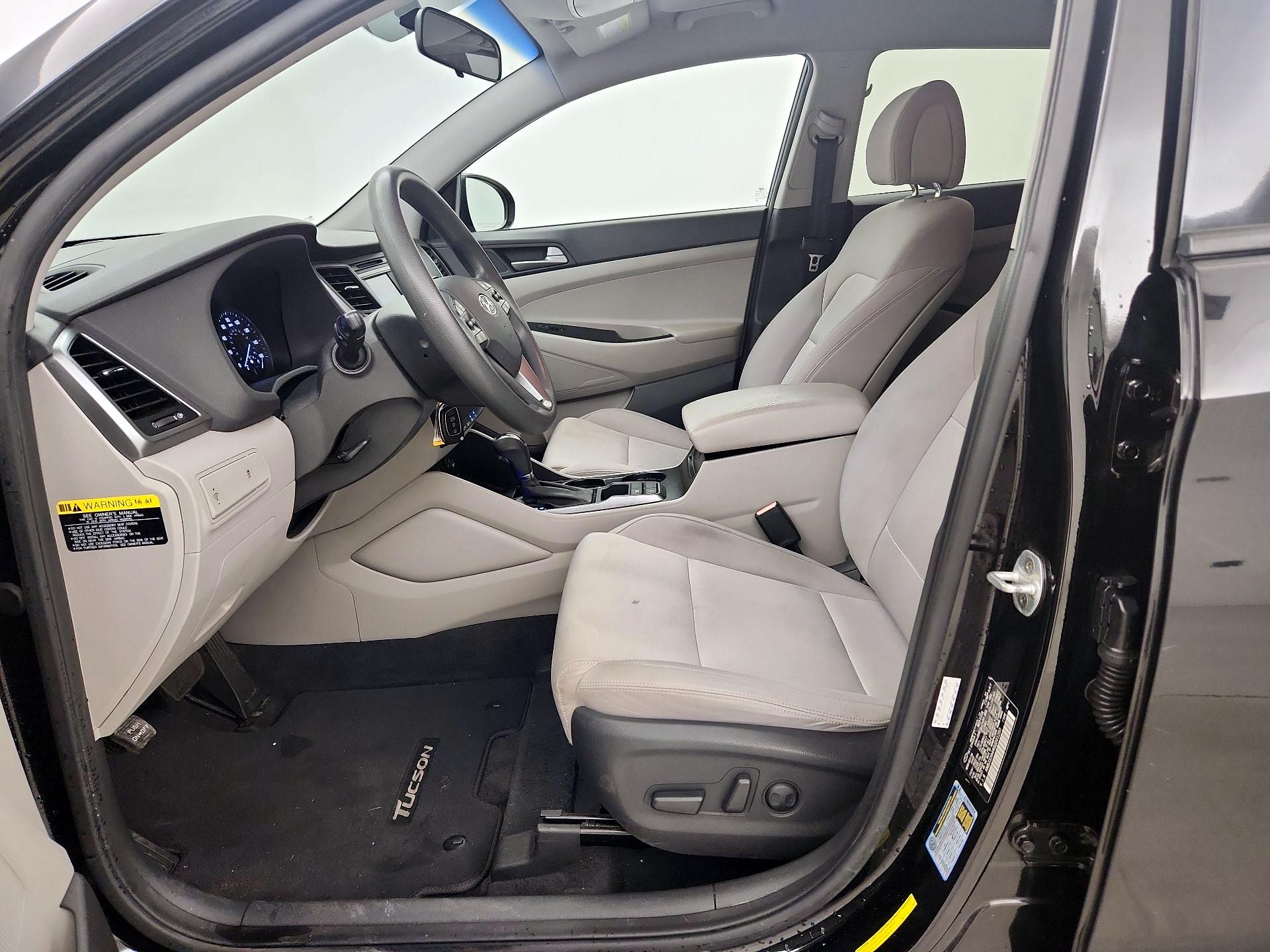 Thumbnail: 2016 Hyundai Tucson - 11