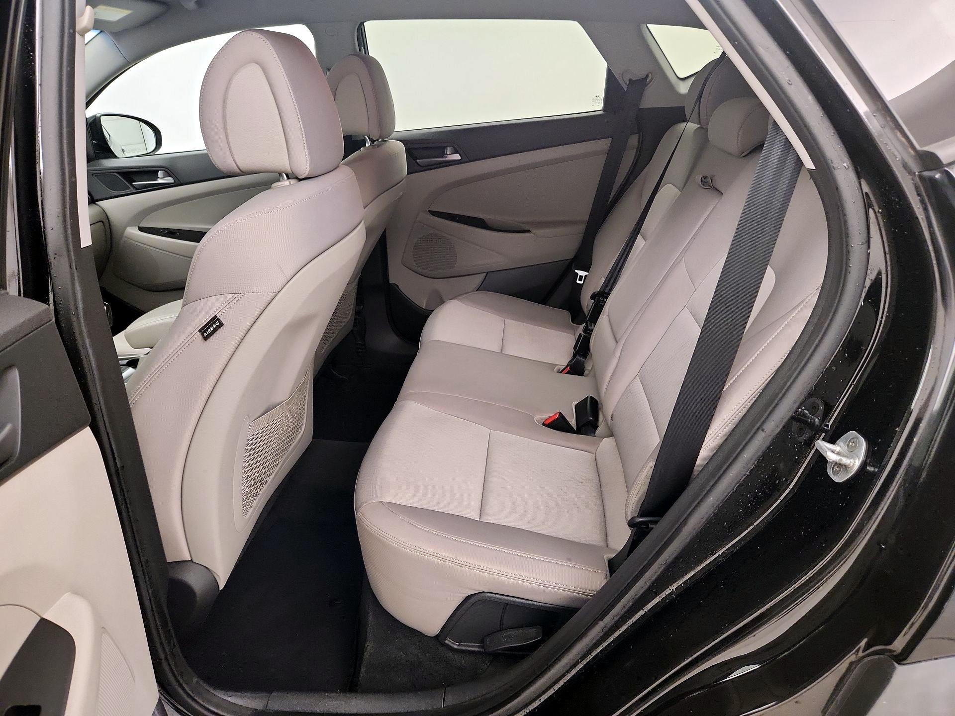 Thumbnail: 2016 Hyundai Tucson - 19