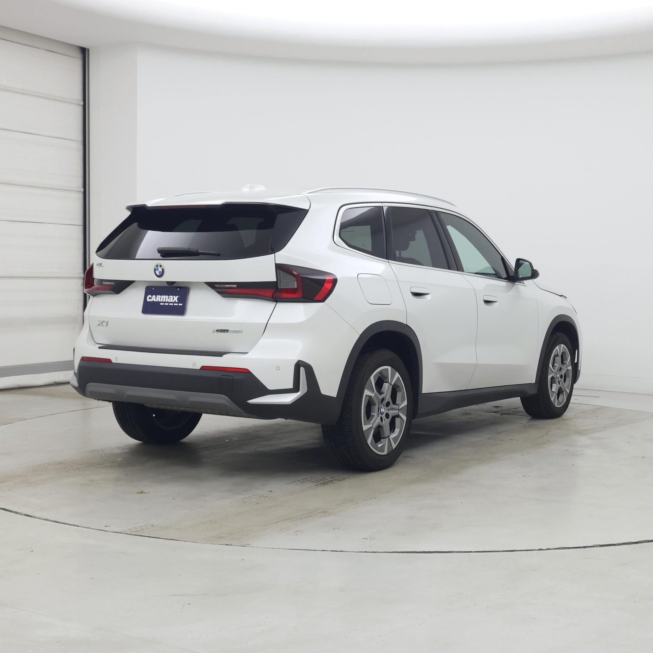 Thumbnail: 2023 BMW X1 - 8