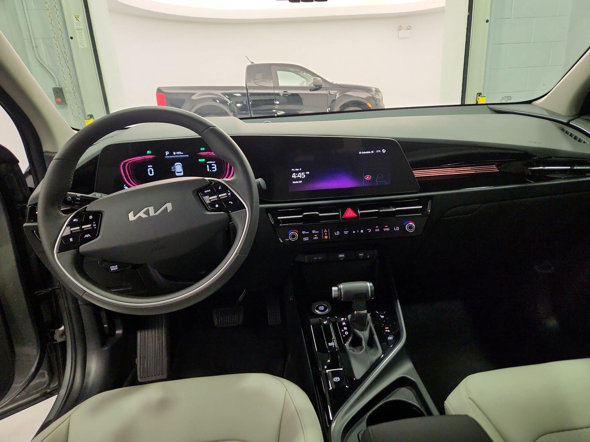 Thumbnail: 2024 Kia Niro - 9