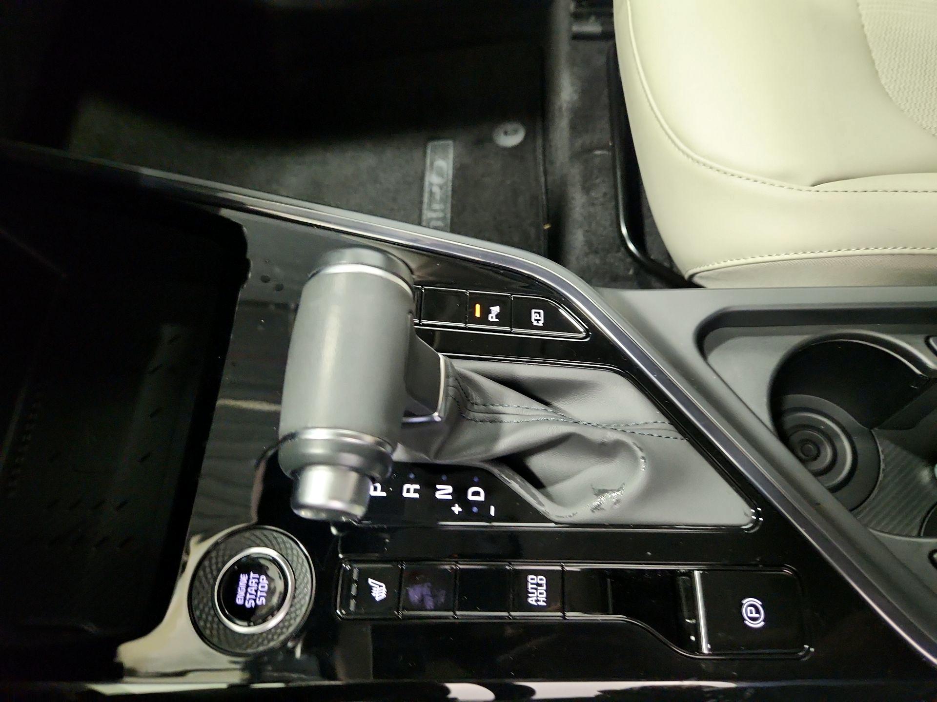 Thumbnail: 2024 Kia Niro - 17