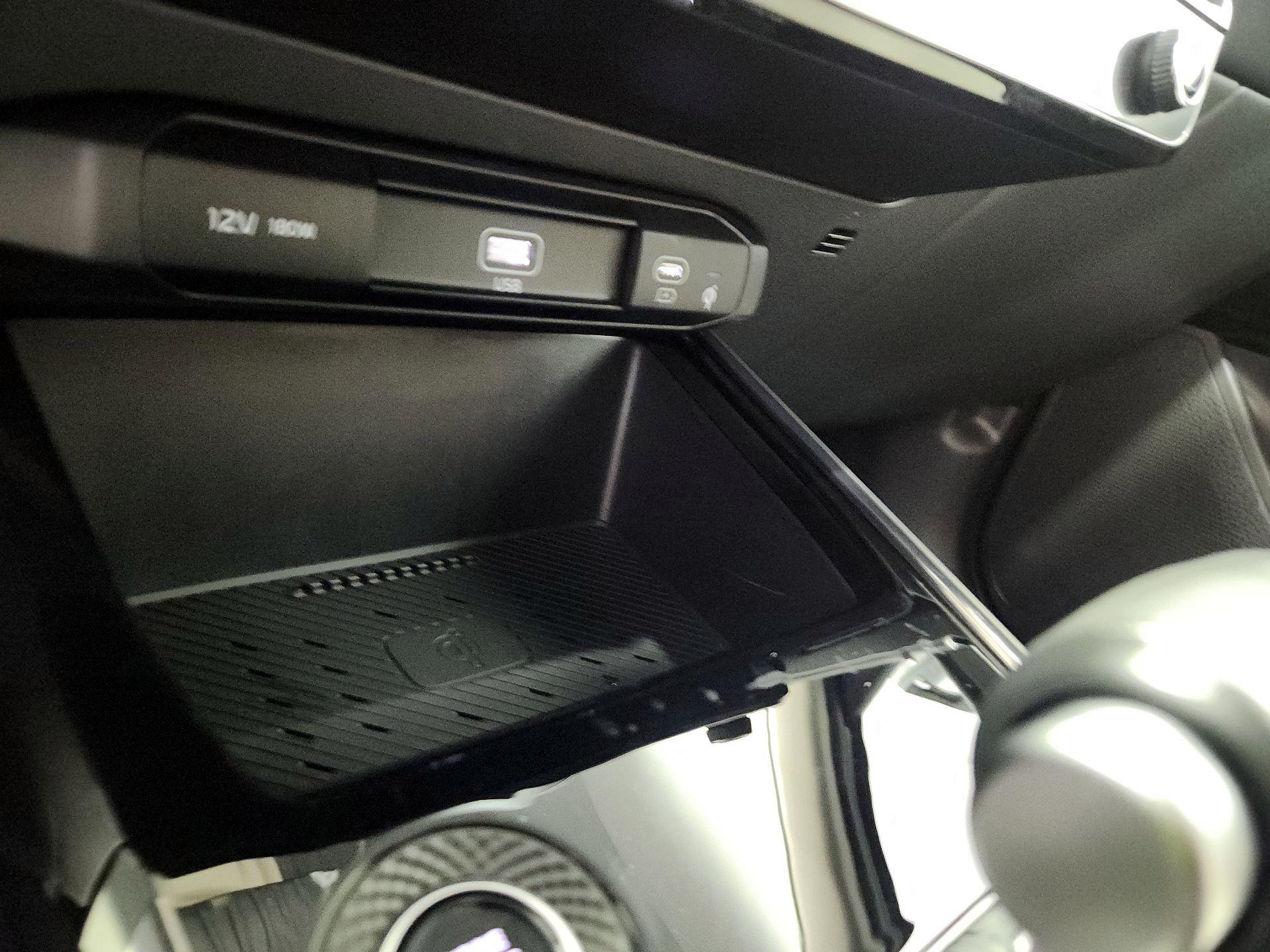 Thumbnail: 2024 Kia Niro - 18