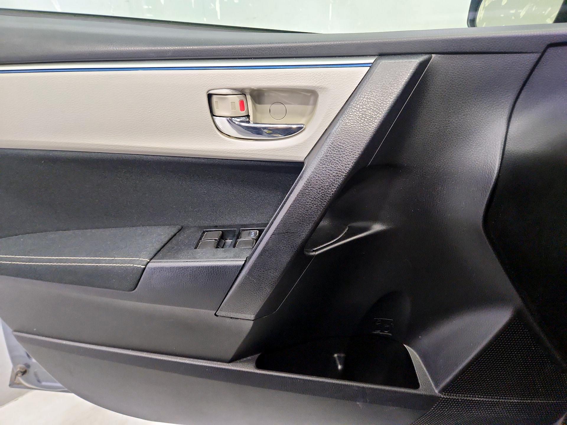 Thumbnail: 2016 Toyota Corolla - 12
