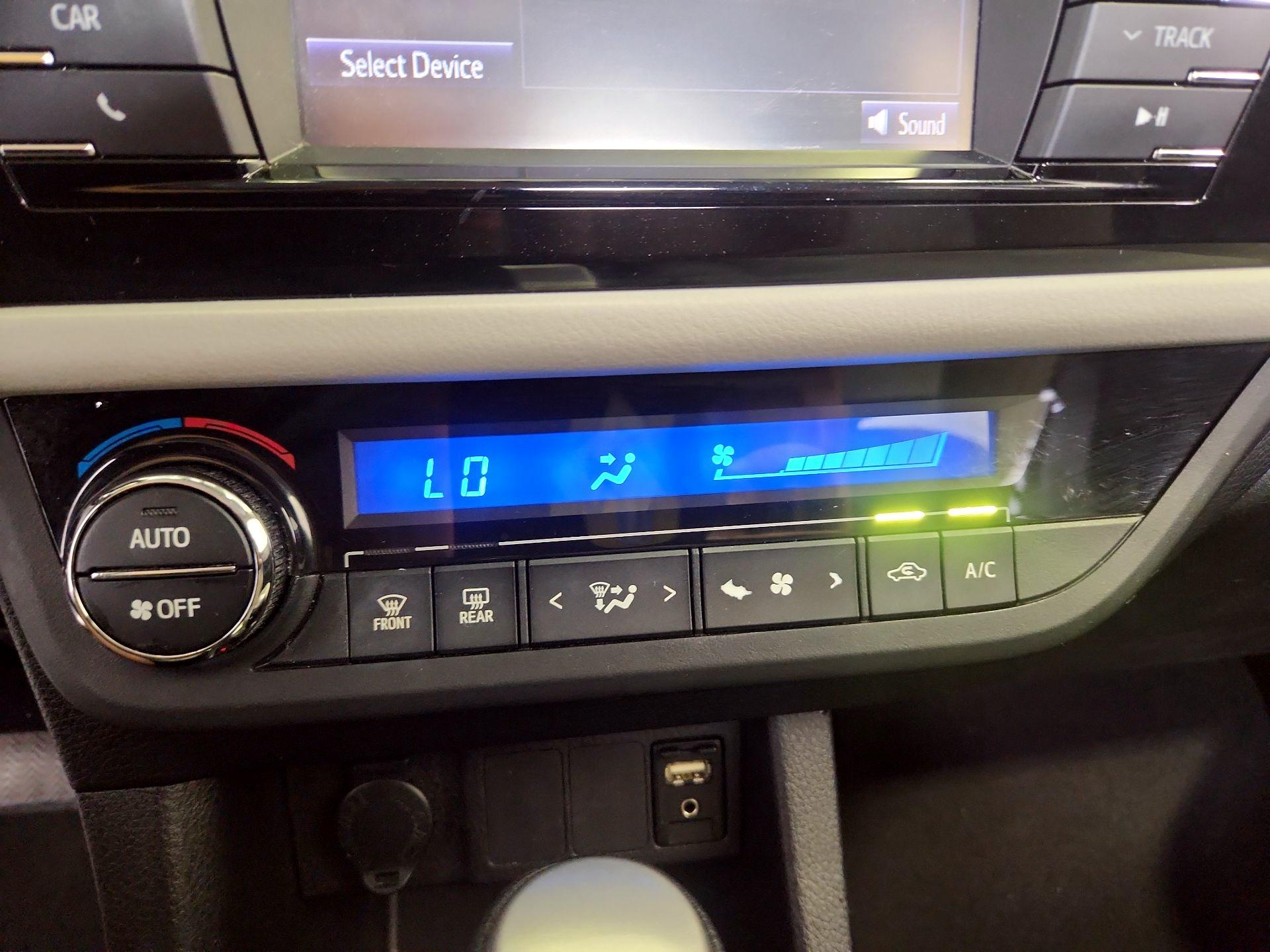 Thumbnail: 2016 Toyota Corolla - 16