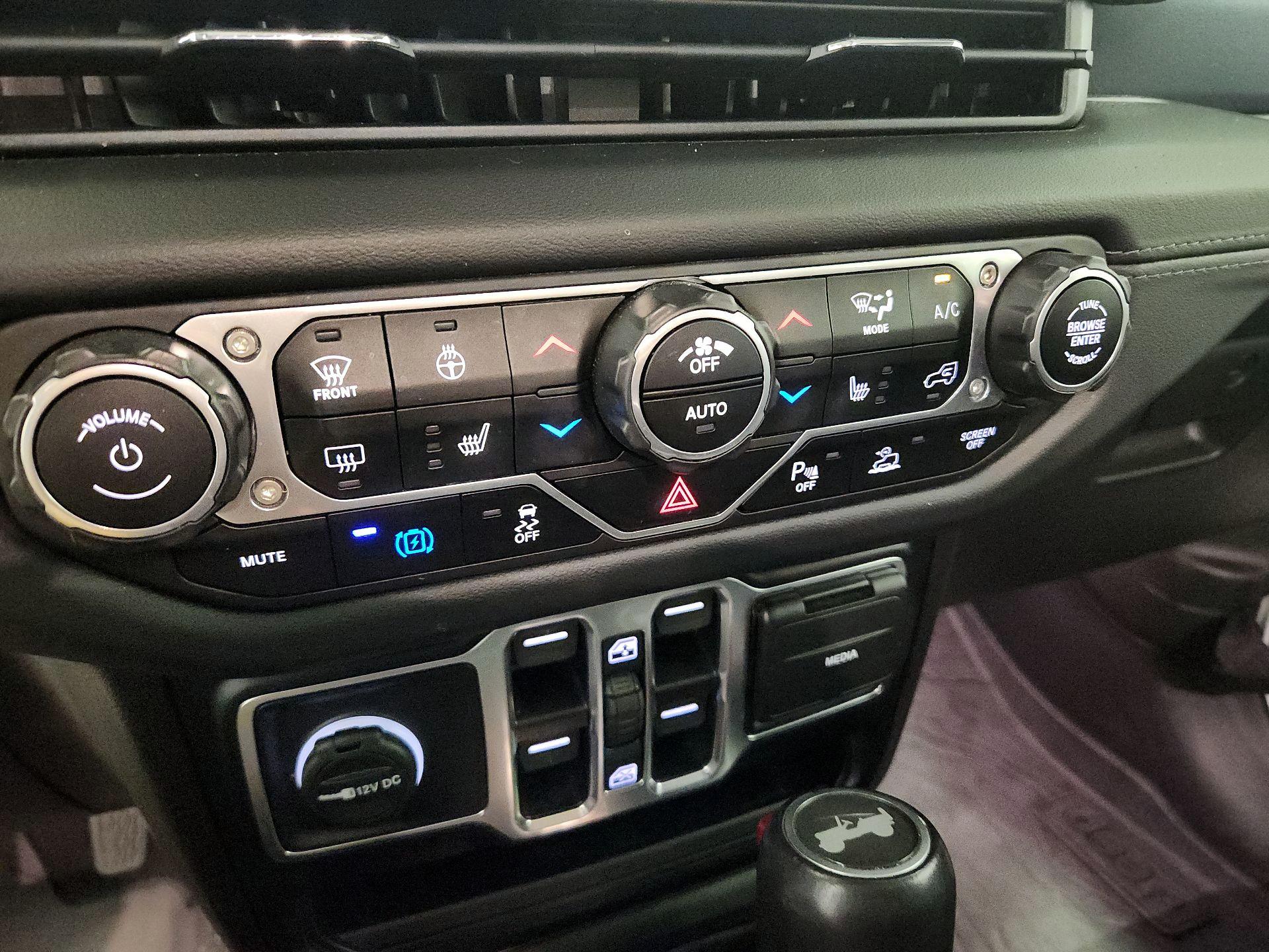 Thumbnail: 2024 Jeep Wrangler - 16