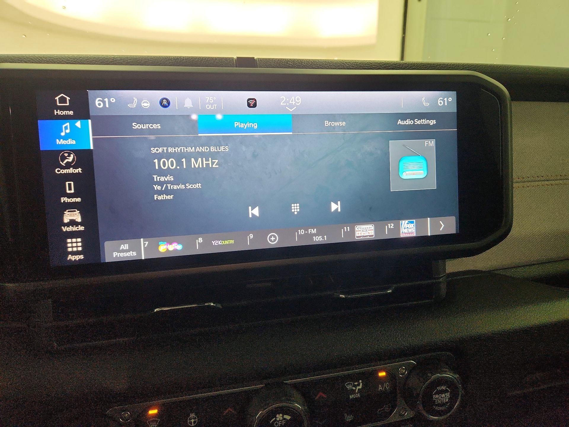 Thumbnail: 2024 Jeep Wrangler - 15