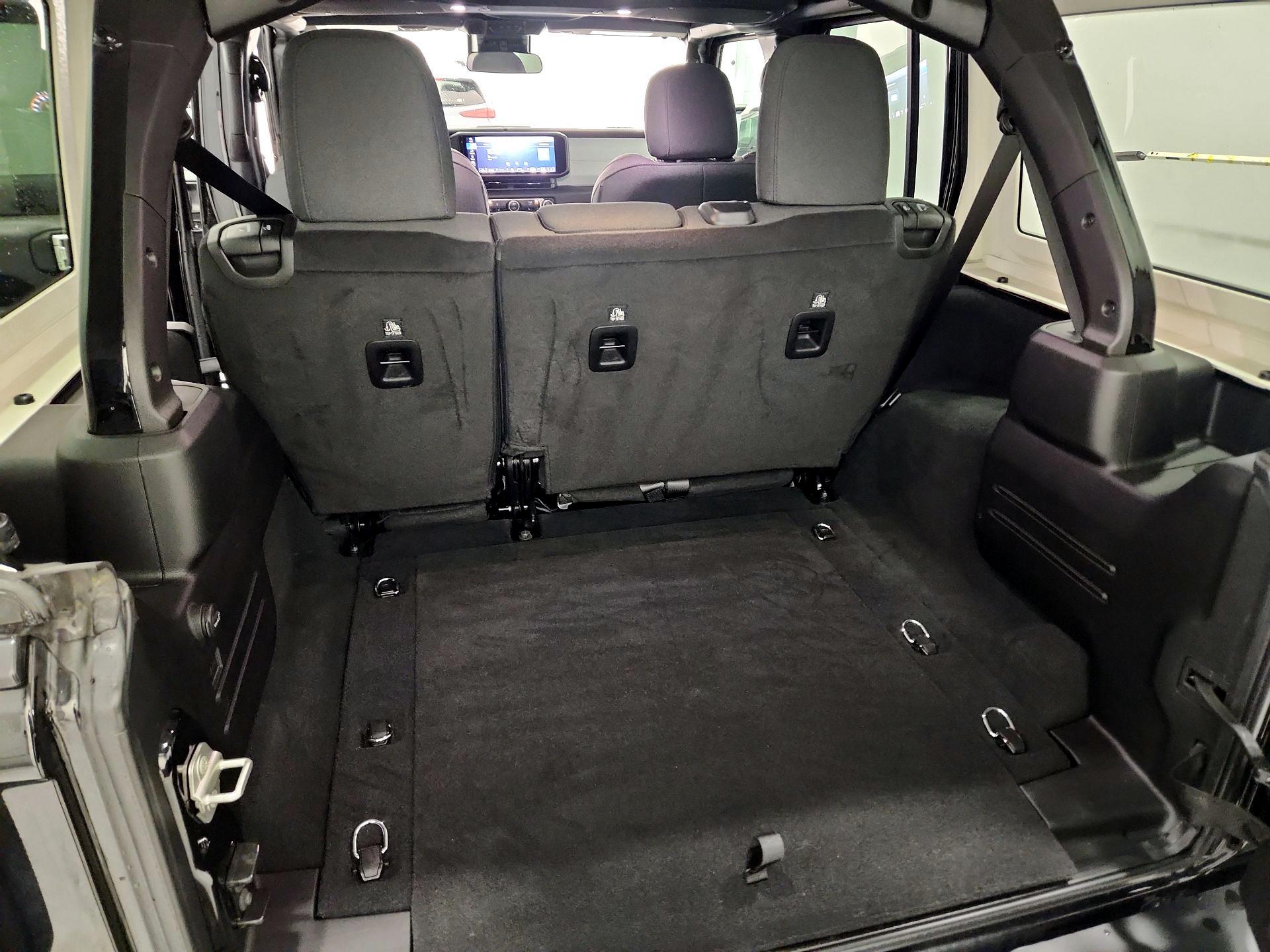 Thumbnail: 2024 Jeep Wrangler - 20