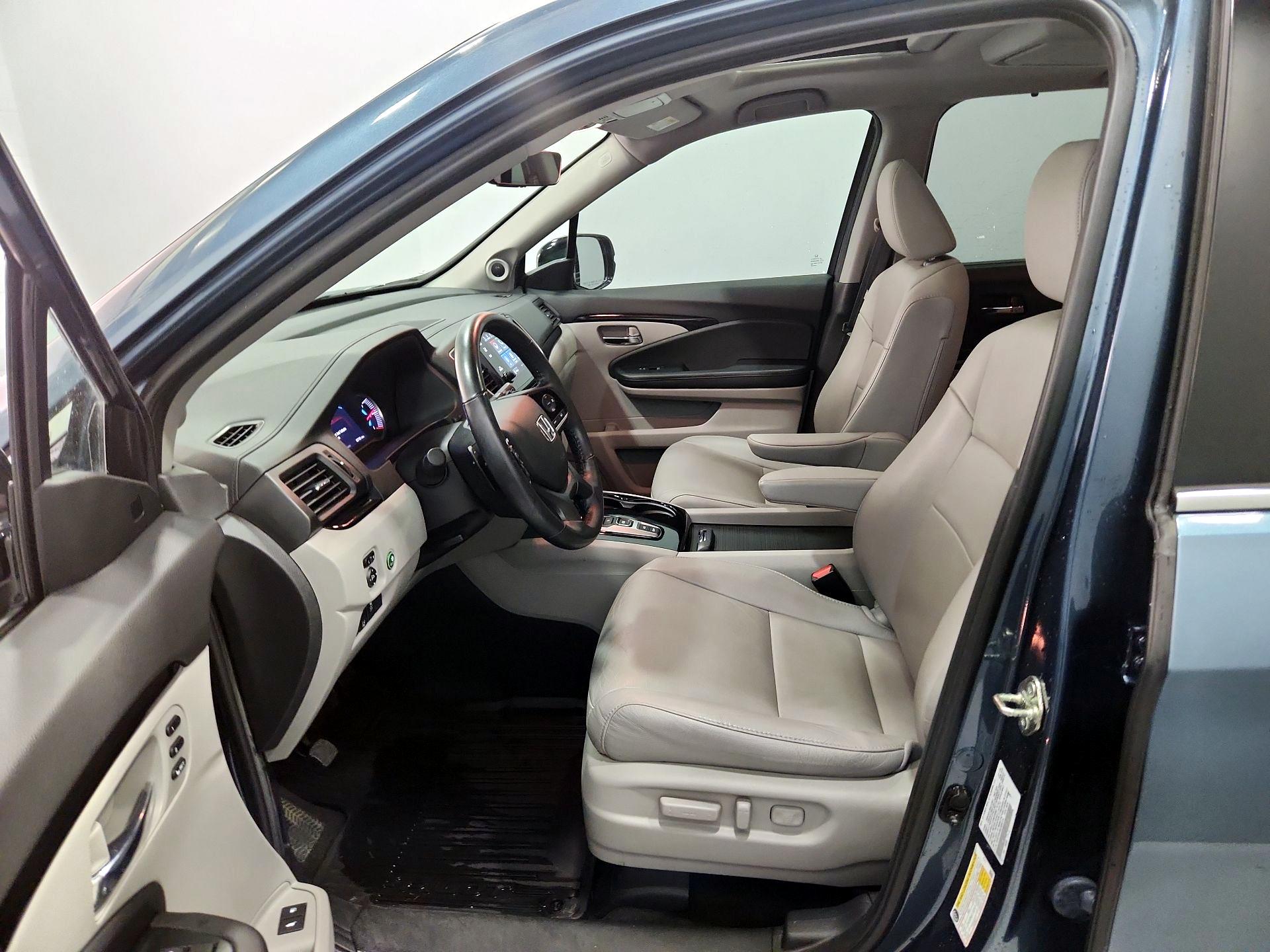 Thumbnail: 2020 Honda Pilot - 11