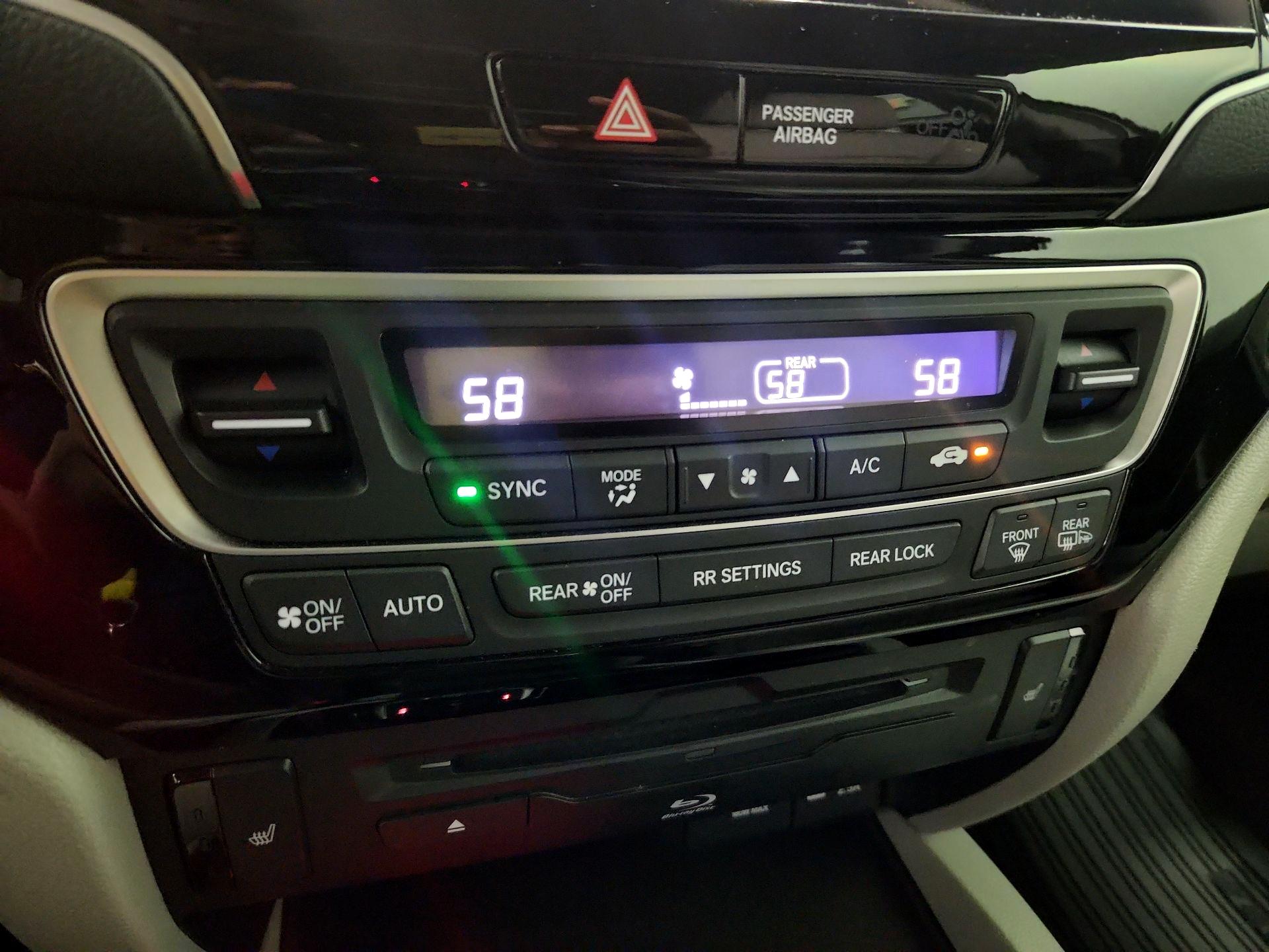 Thumbnail: 2020 Honda Pilot - 17