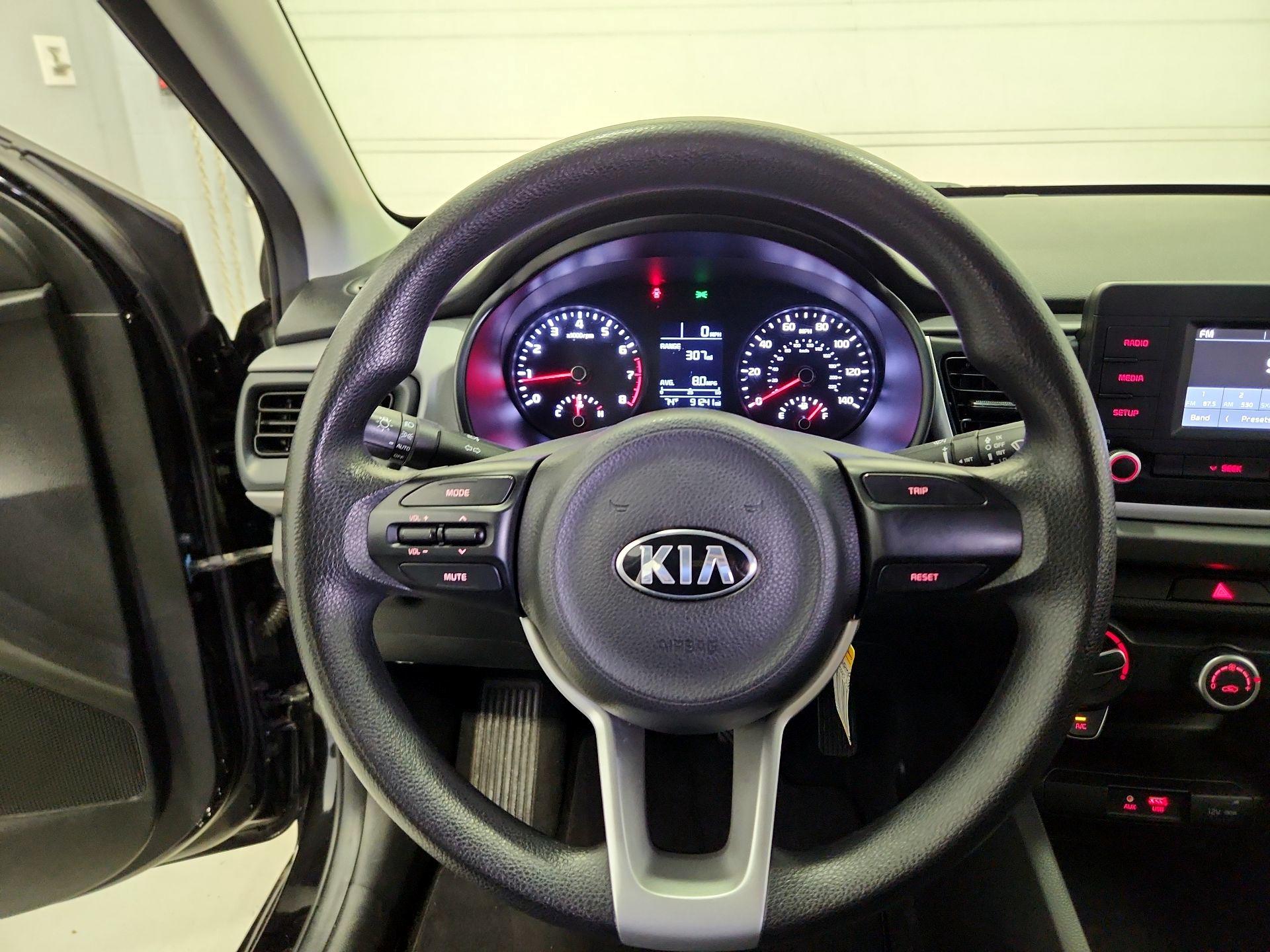 Thumbnail: 2018 Kia Rio - 10