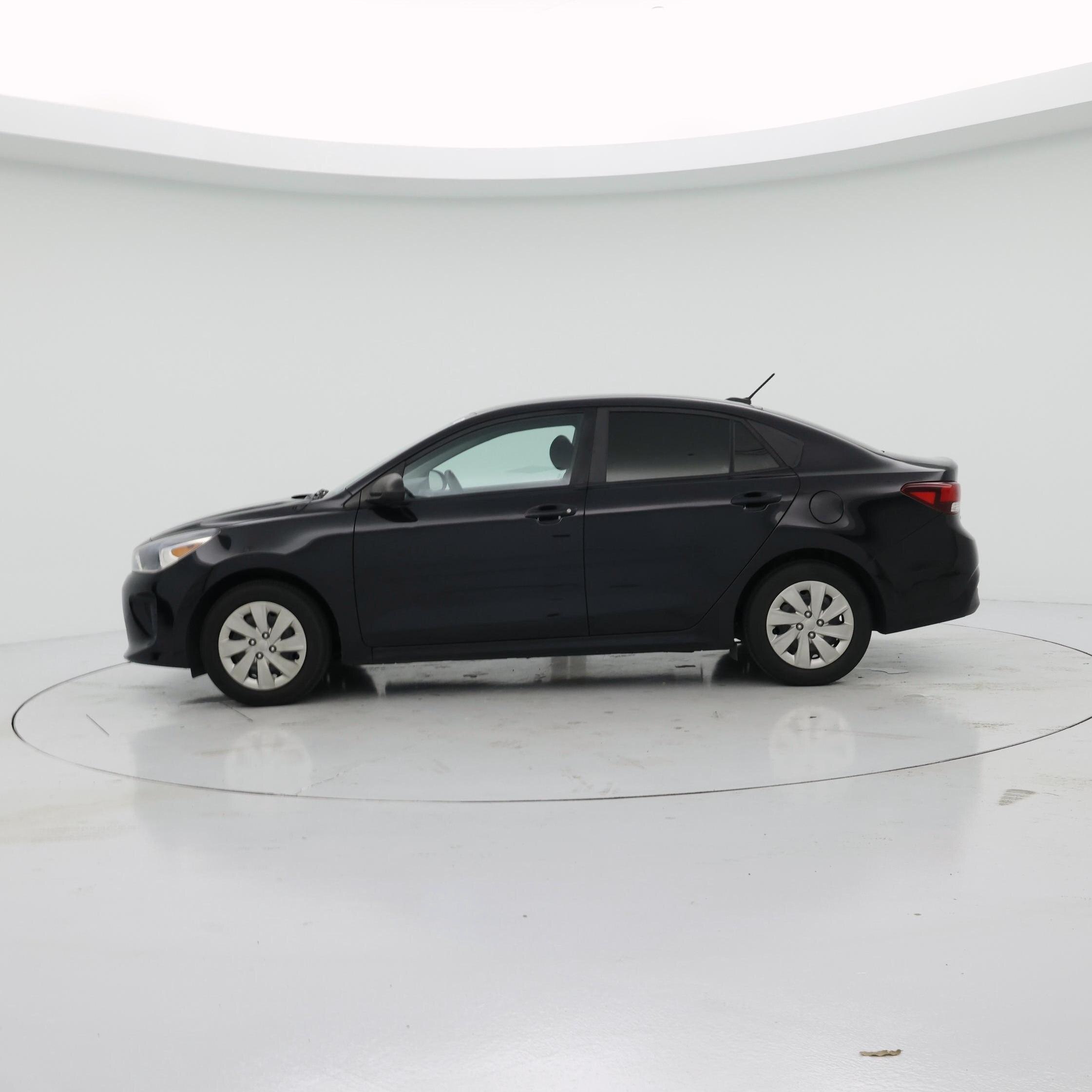 Thumbnail: 2018 Kia Rio - 3