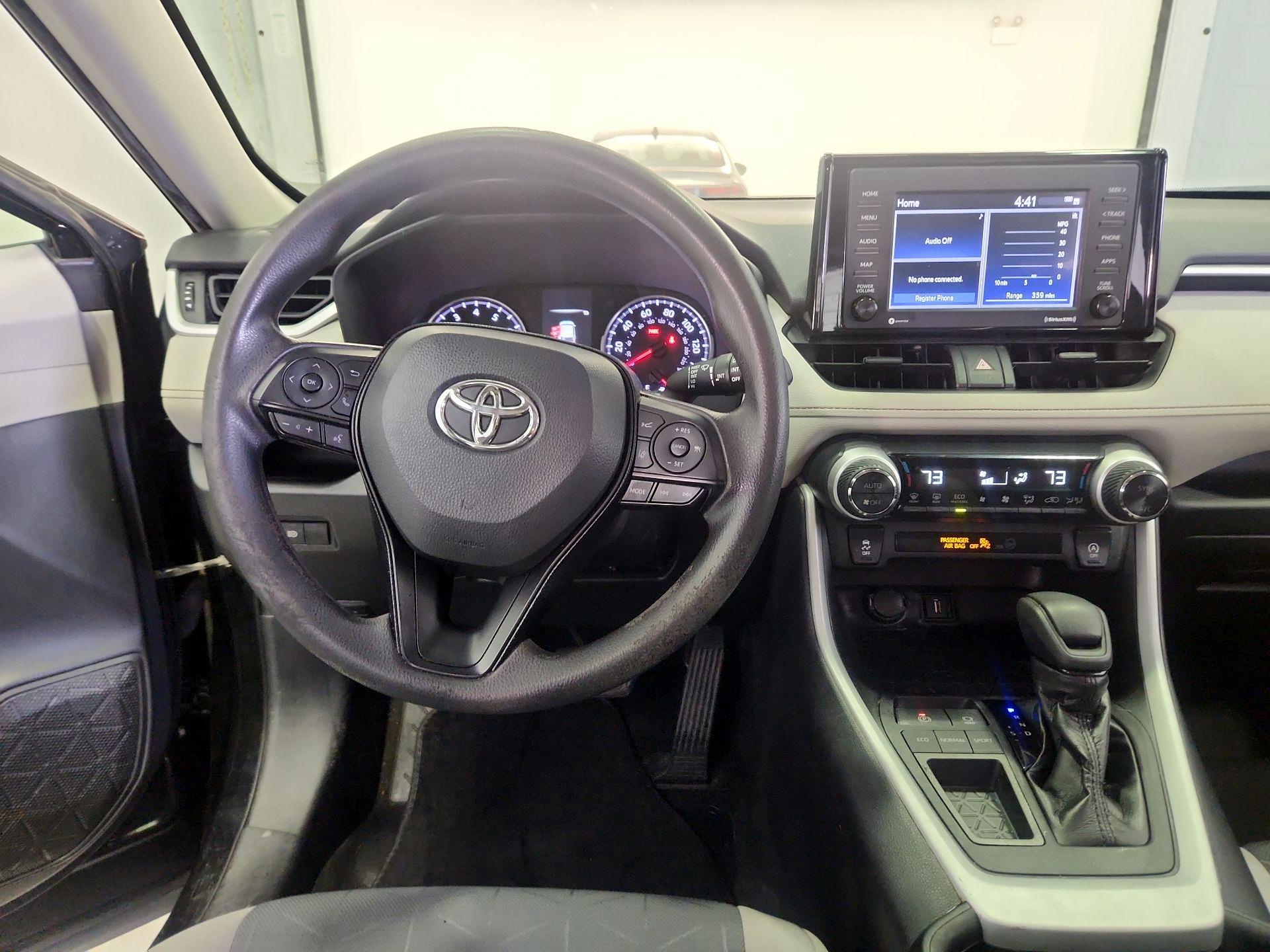 Thumbnail: 2021 Toyota RAV4 - 9