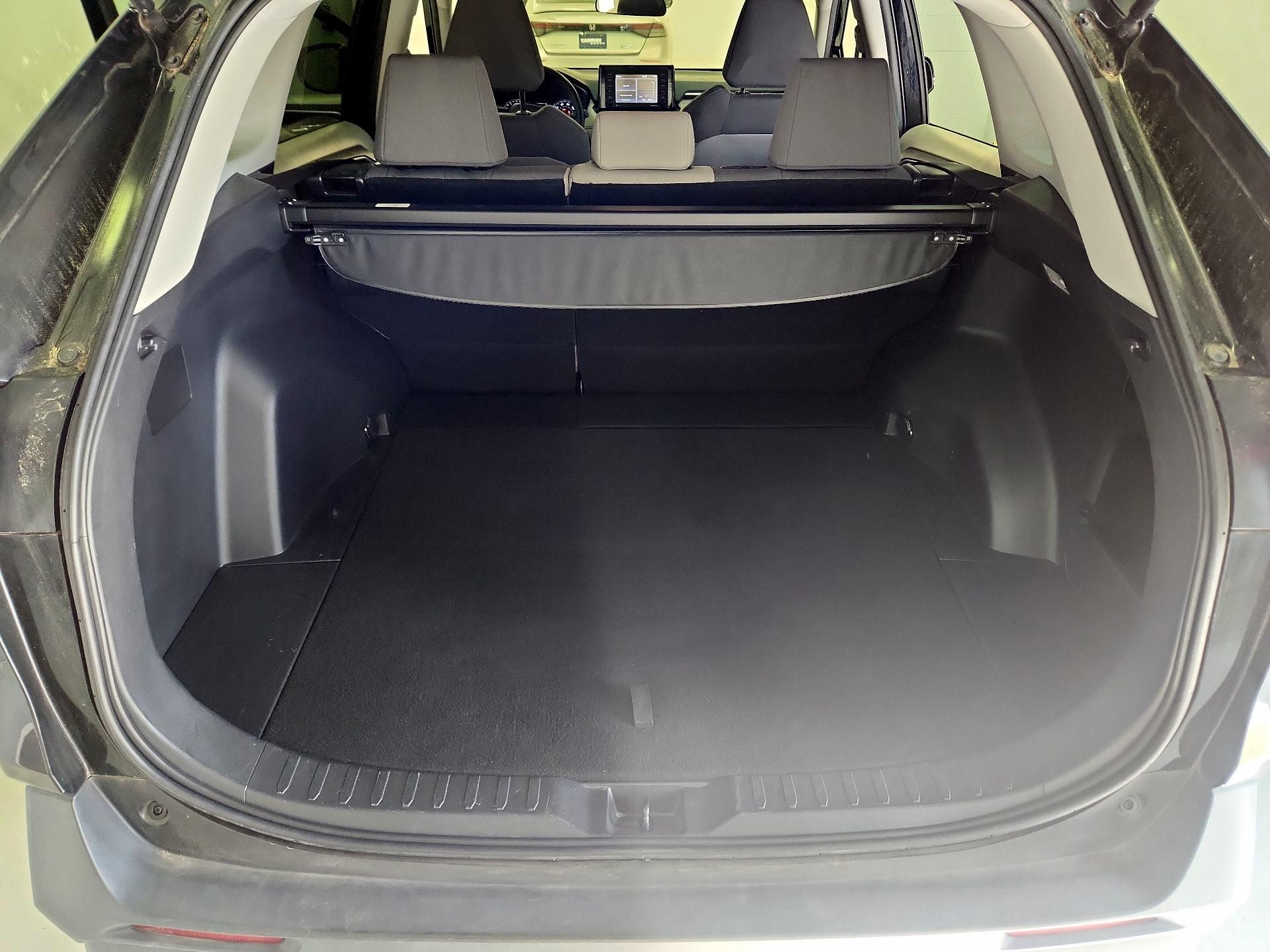 Thumbnail: 2021 Toyota RAV4 - 20