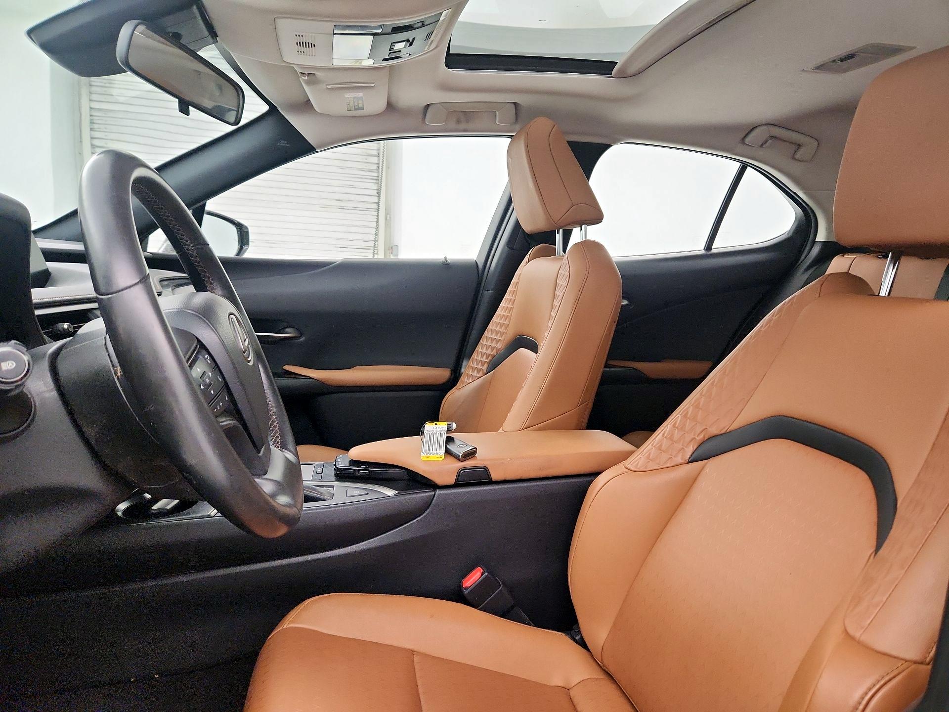 Thumbnail: 2021 Lexus UX - 9