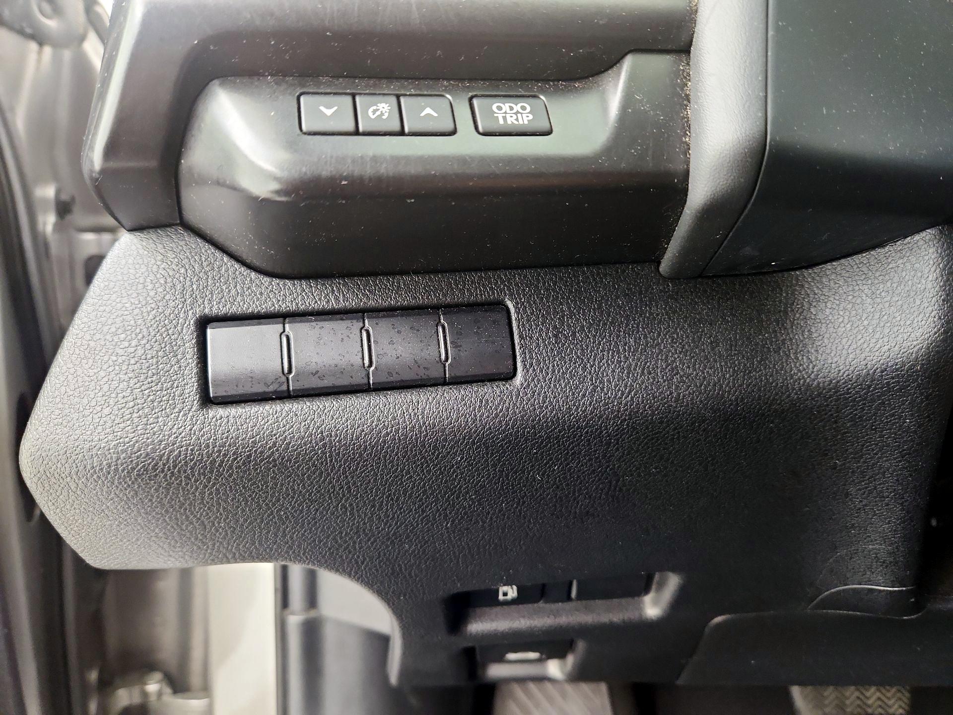 Thumbnail: 2021 Lexus UX - 11