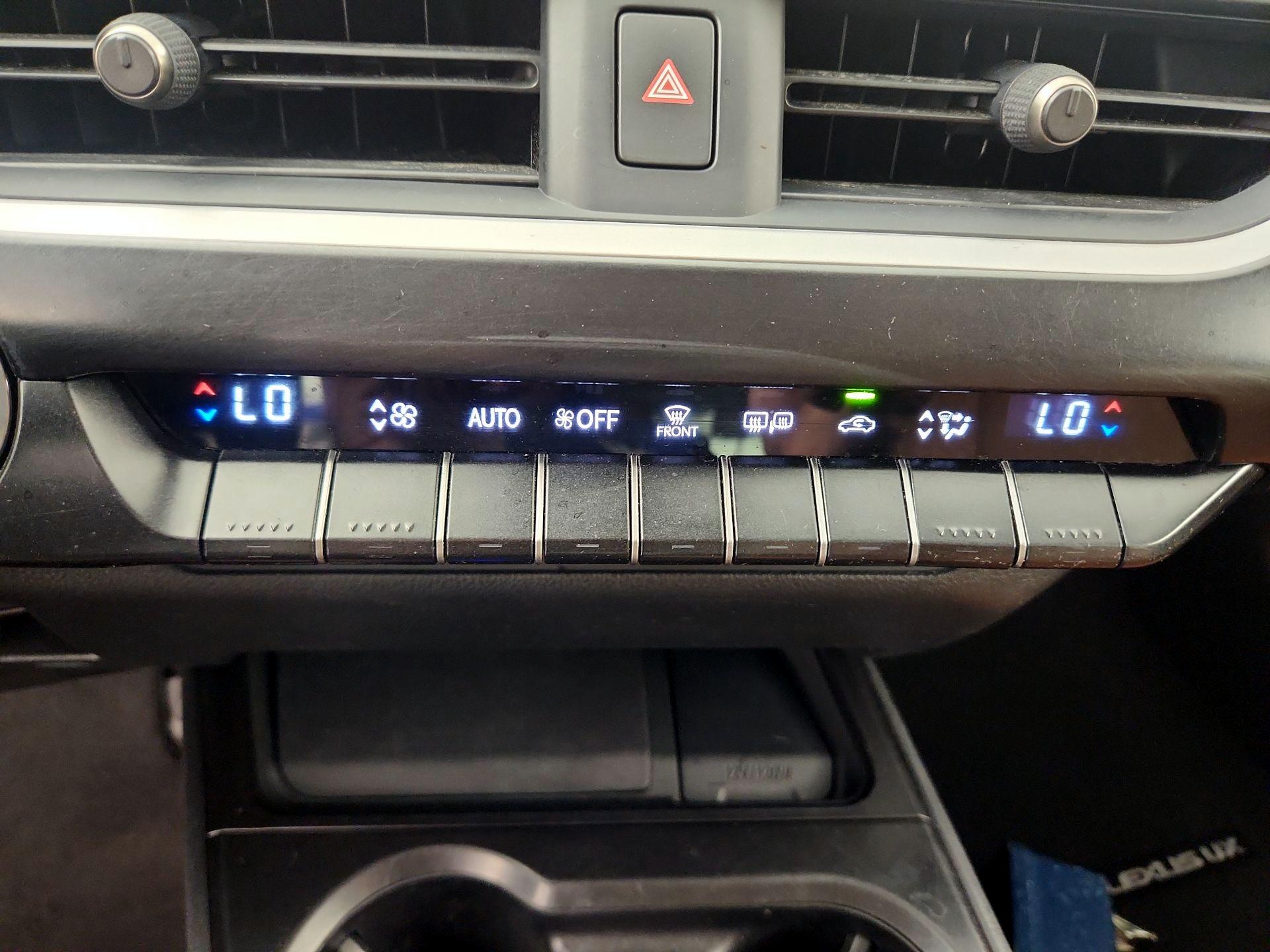 Thumbnail: 2021 Lexus UX - 14