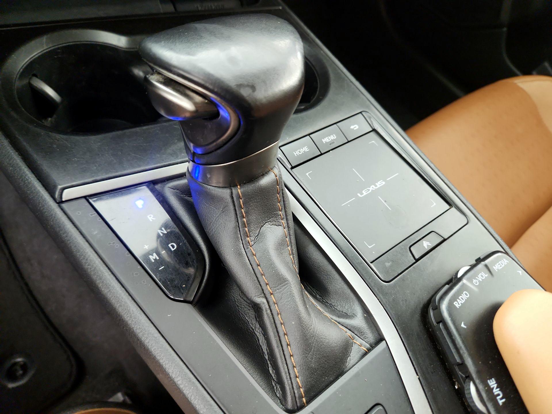 Thumbnail: 2021 Lexus UX - 15