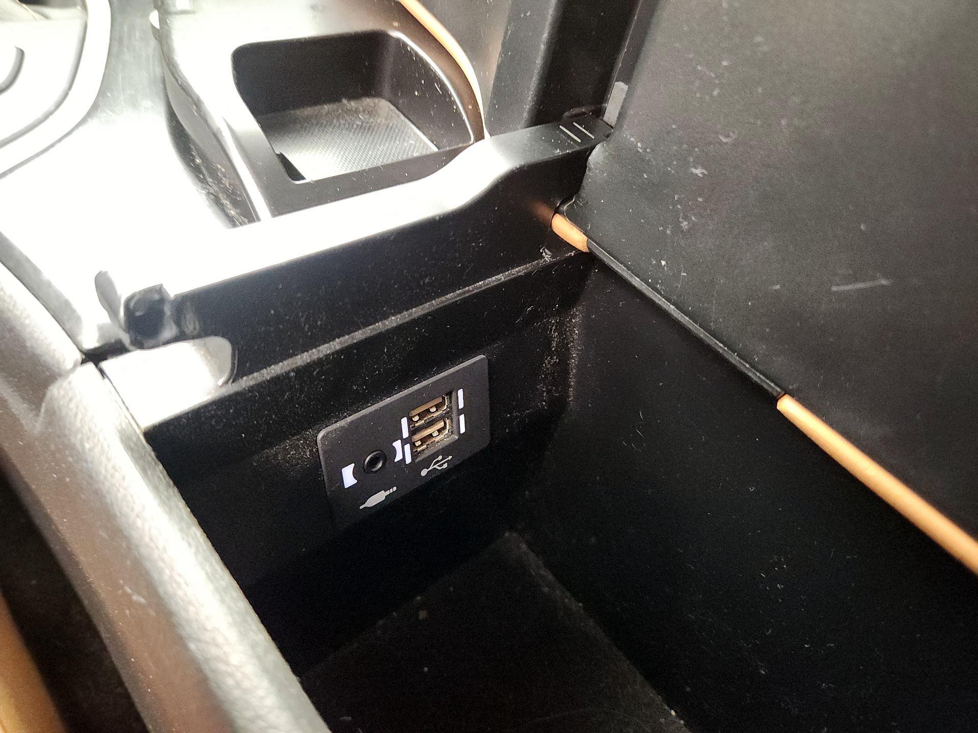 Thumbnail: 2021 Lexus UX - 16