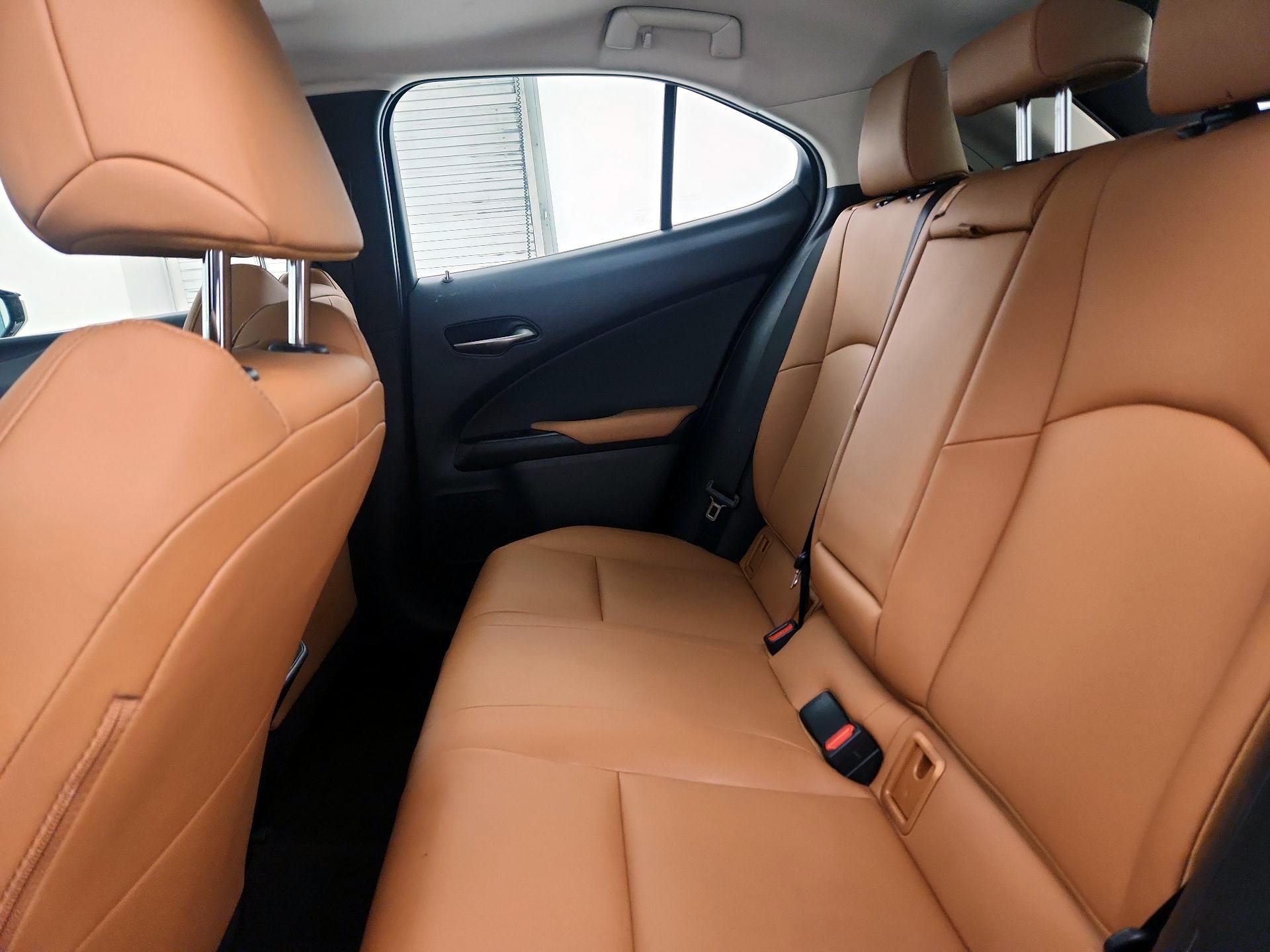 Thumbnail: 2021 Lexus UX - 18