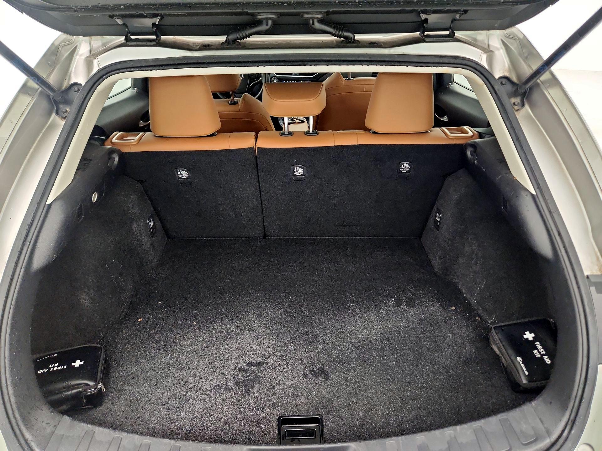 Thumbnail: 2021 Lexus UX - 19