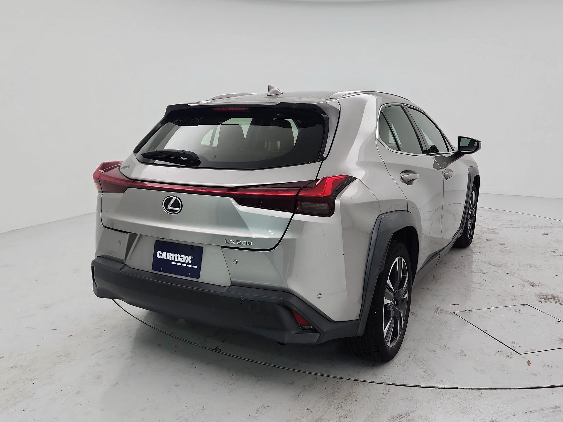 Thumbnail: 2021 Lexus UX - 5