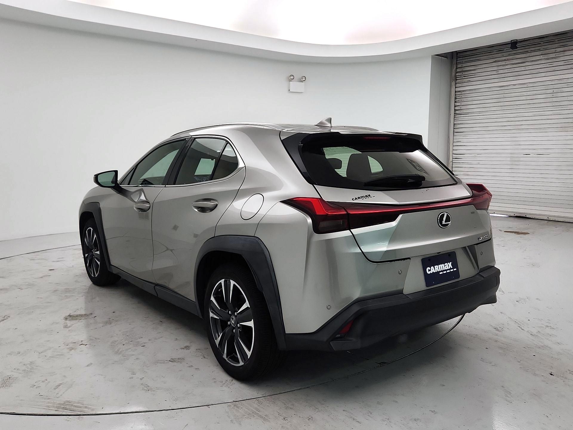 Thumbnail: 2021 Lexus UX - 7