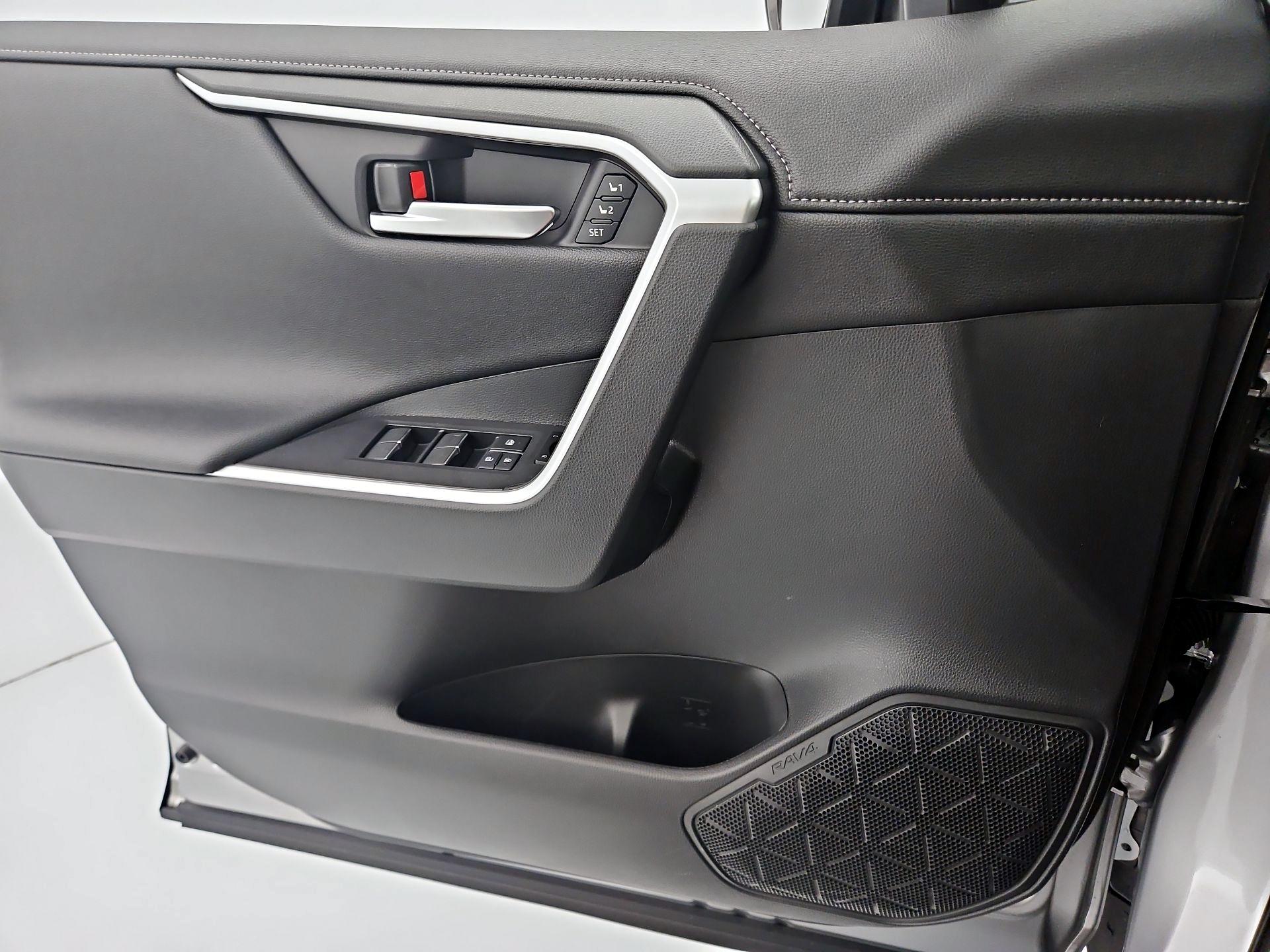 Thumbnail: 2025 Toyota RAV4 - 12