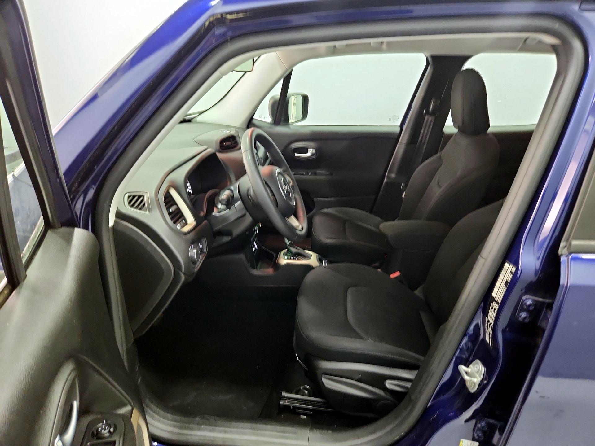 Thumbnail: 2017 Jeep Renegade - 11