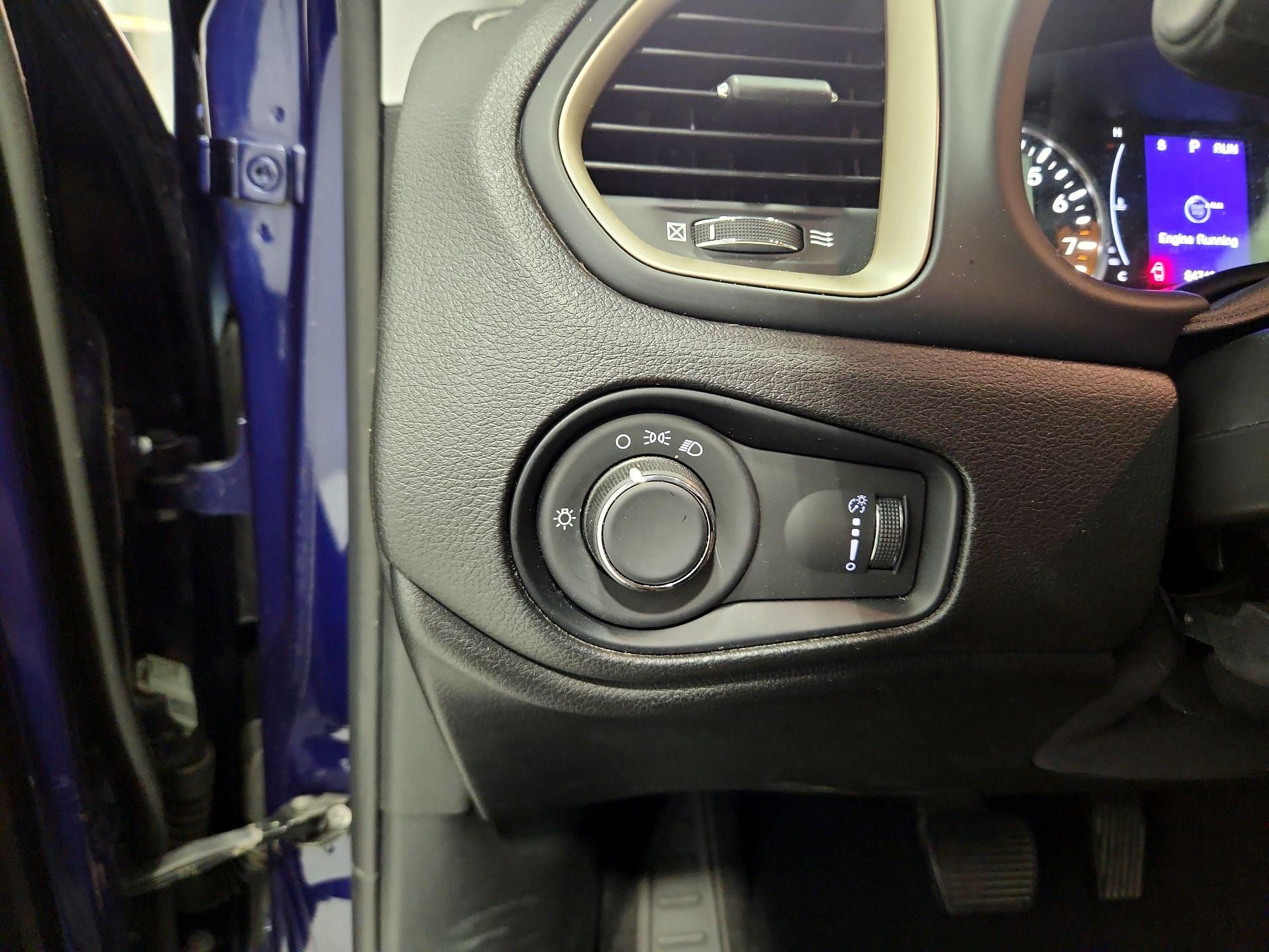 Thumbnail: 2017 Jeep Renegade - 13